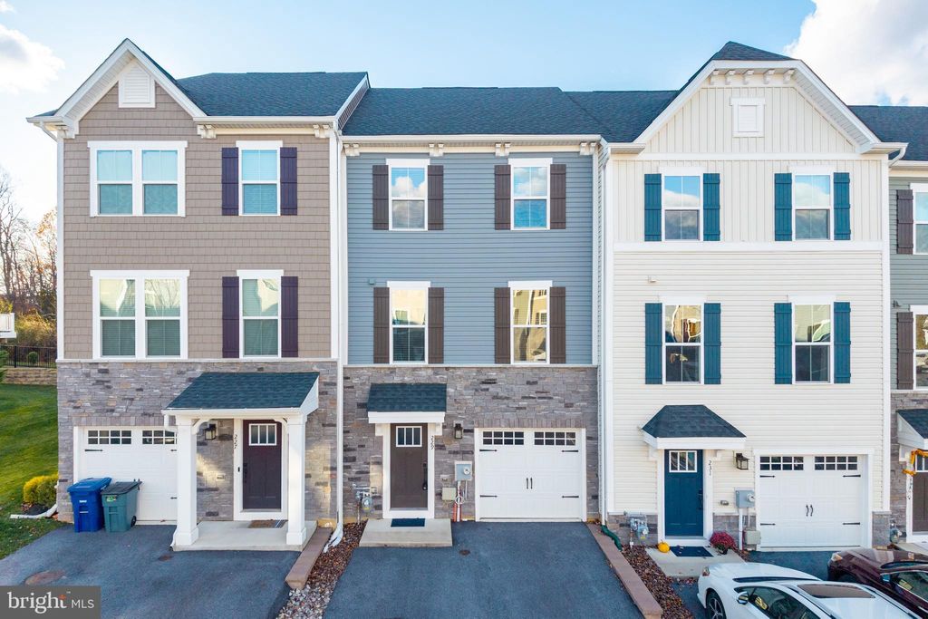 Photo of 229 Sugar Maple Square, DOWNINGTOWN, PA 19335 (MLS # PACT2113526)