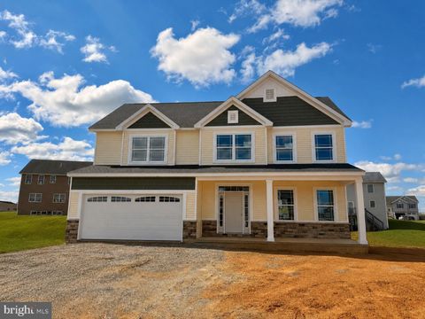 Homes For Sale - 409 East Clarissa Drive<br/> Cumberland County, SHIPPENSBURG, PA 17257