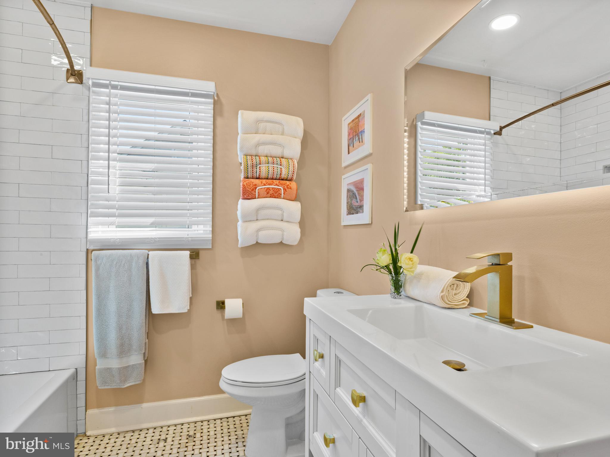 EASTPORT - Residential