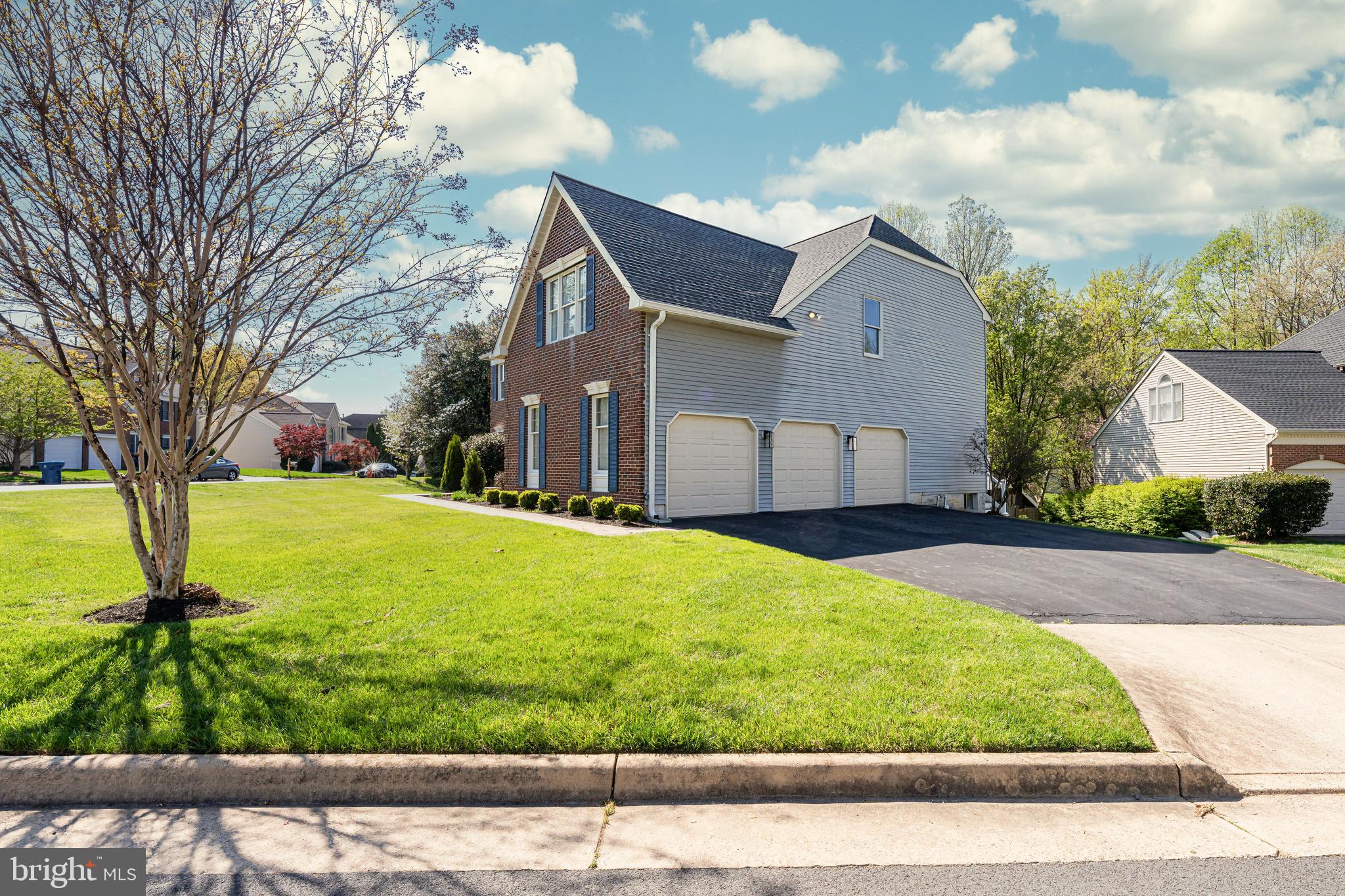 RIDGEGATE WOODS - Residential
