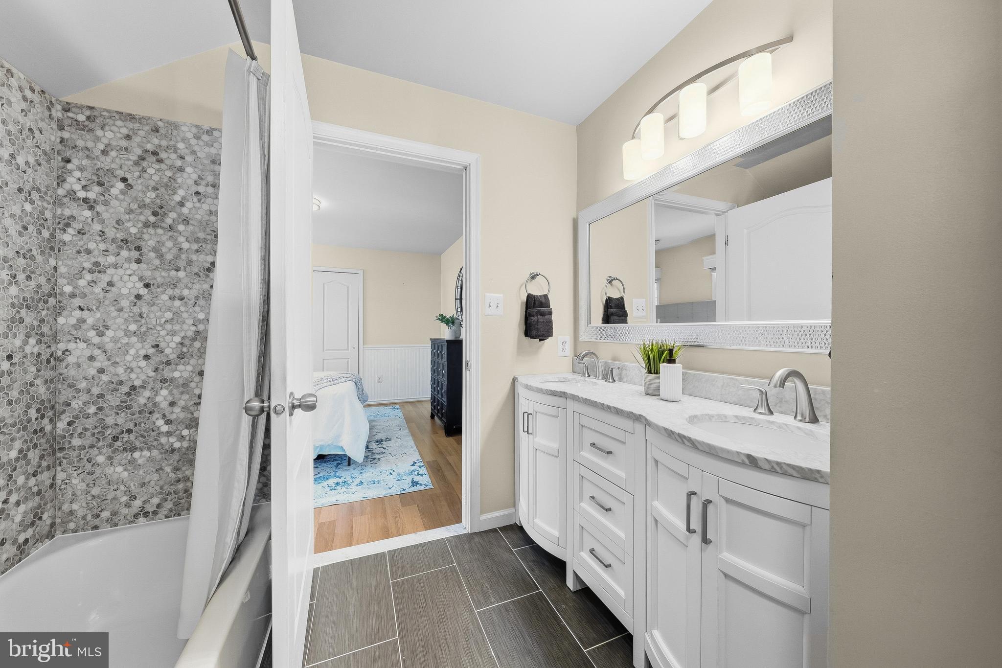 RIDGEGATE WOODS - Residential