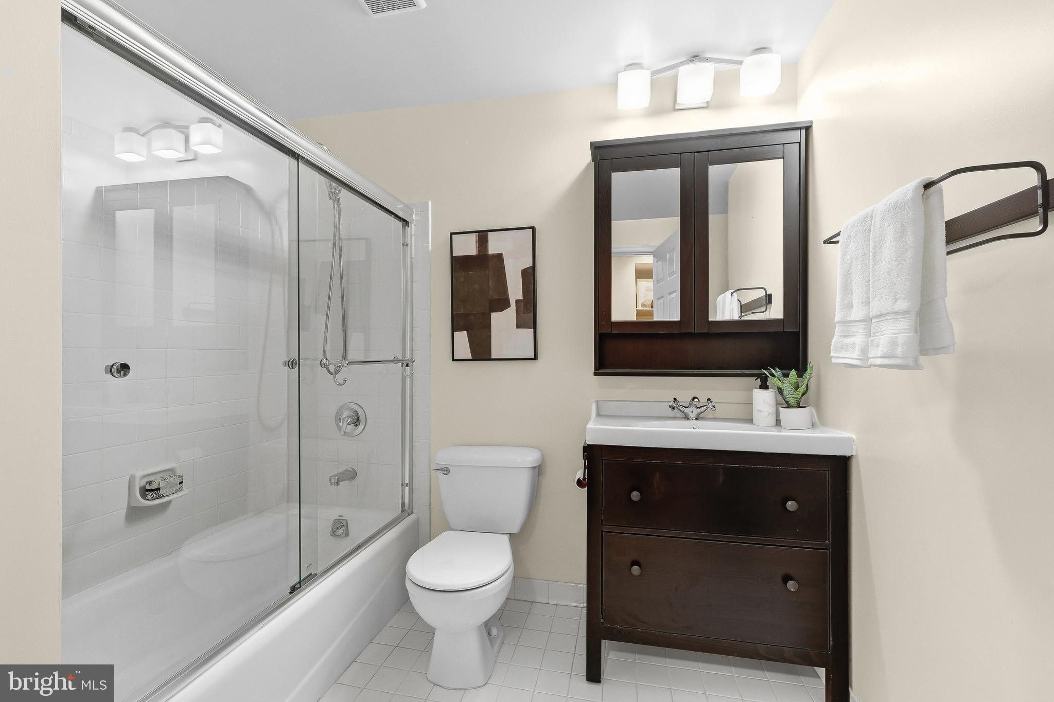 RIDGEGATE WOODS - Residential