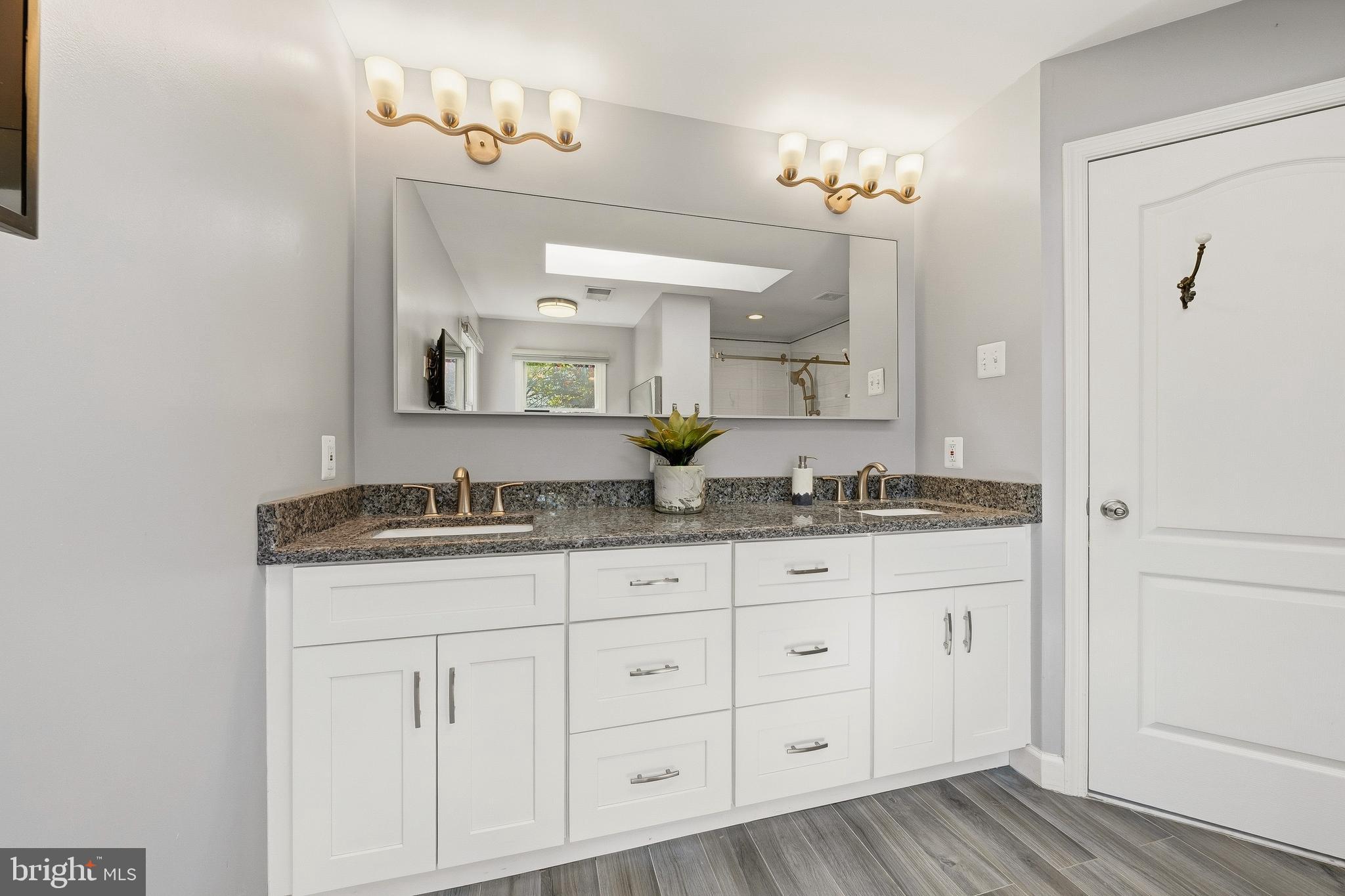 RIDGEGATE WOODS - Residential