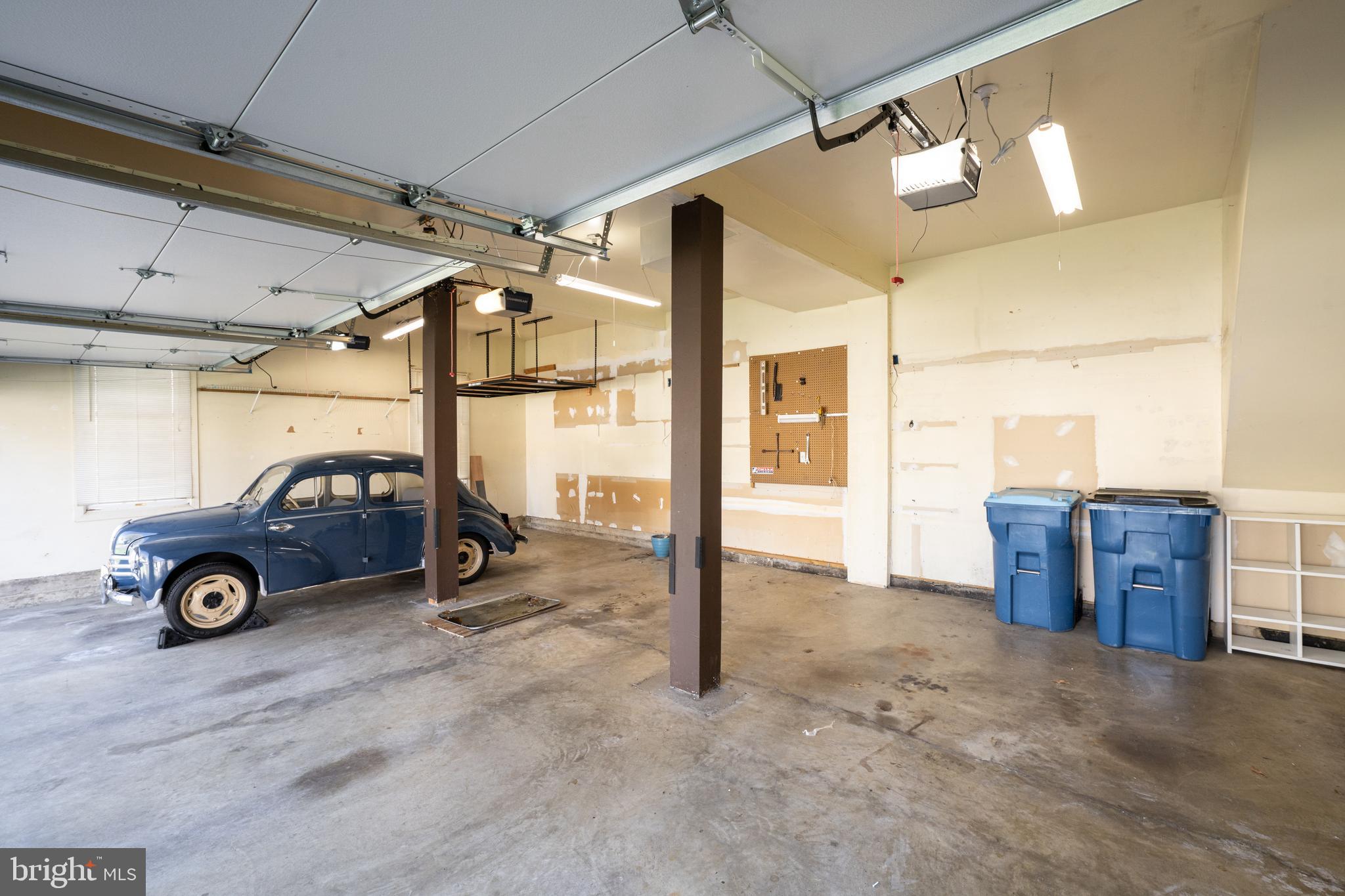 RIDGEGATE WOODS - Residential