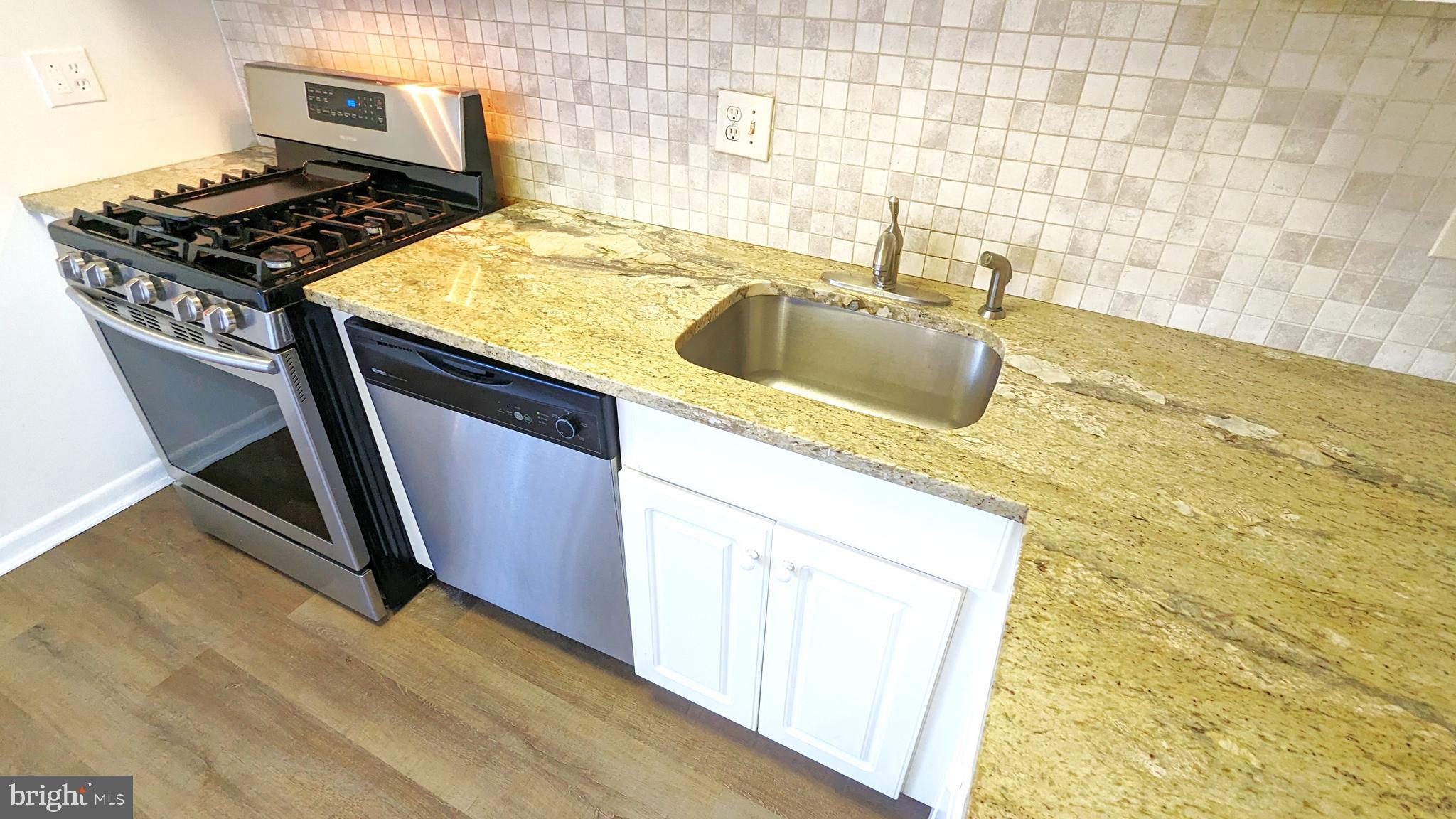 REFLECTION LAKE - Residential Lease