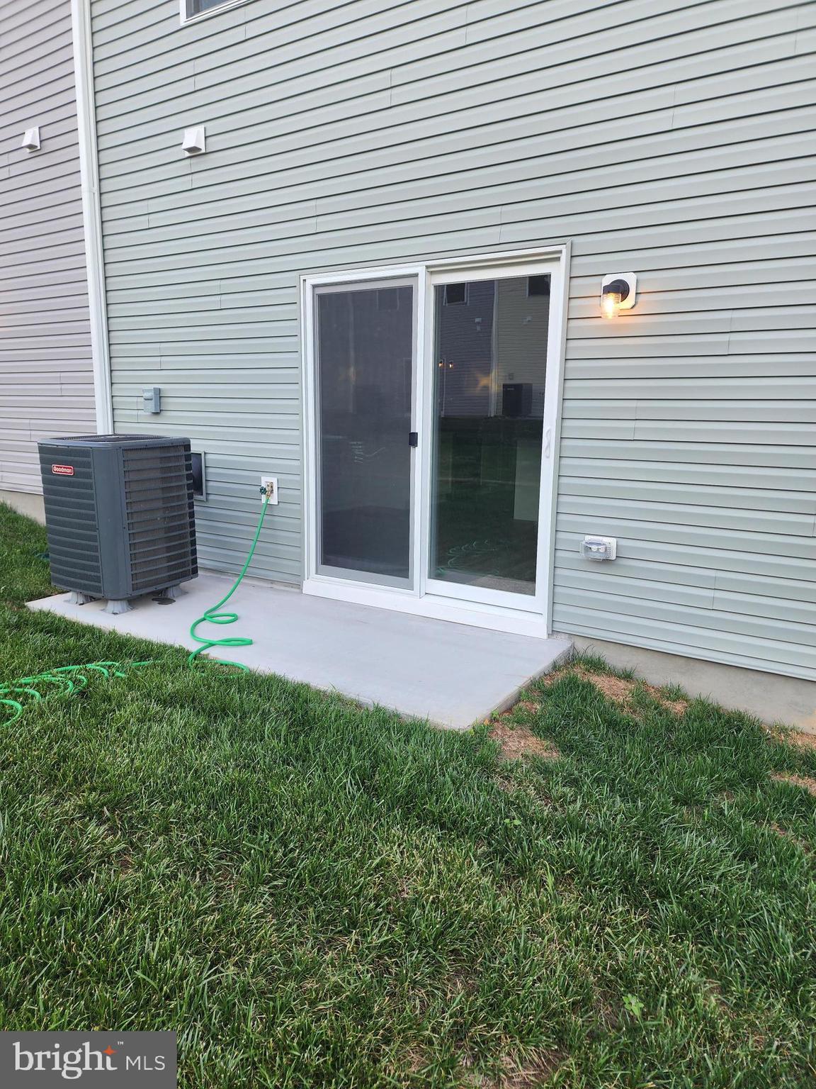 HOMEPLACE AT RIVERSIDE - Residential Lease