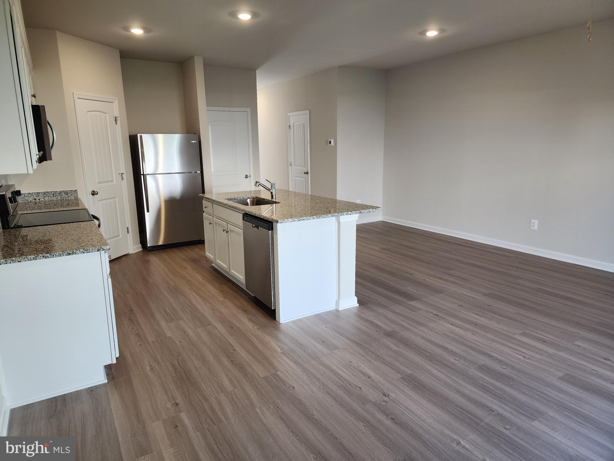 HOMEPLACE AT RIVERSIDE - Residential Lease