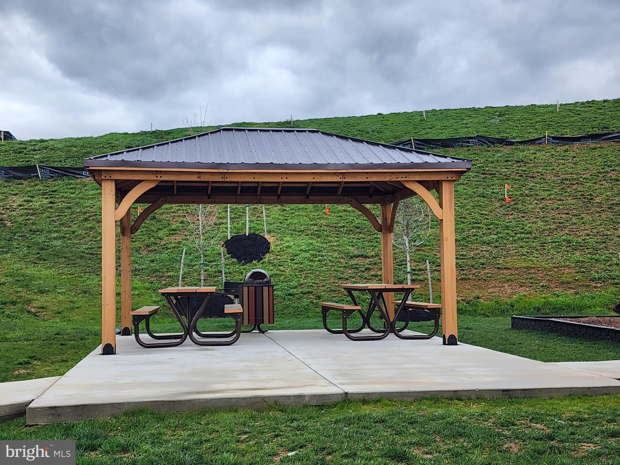 HOMEPLACE AT RIVERSIDE - Residential Lease