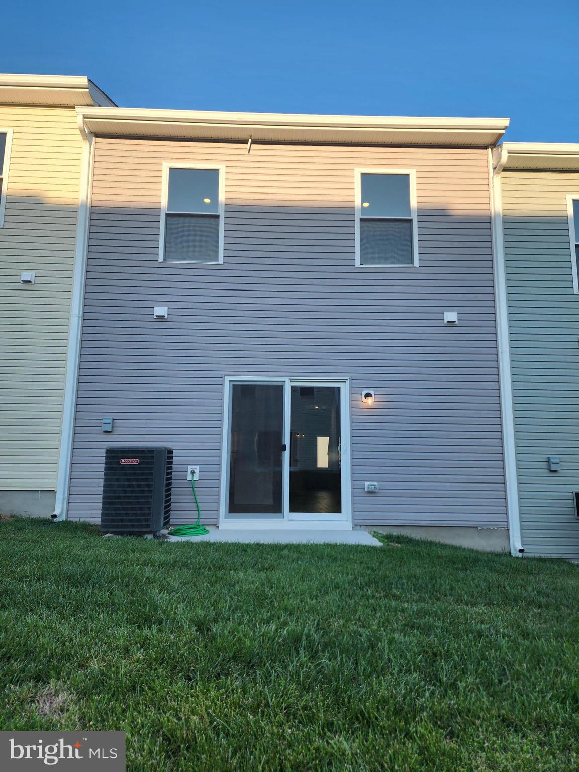 HOMEPLACE AT RIVERSIDE - Residential Lease