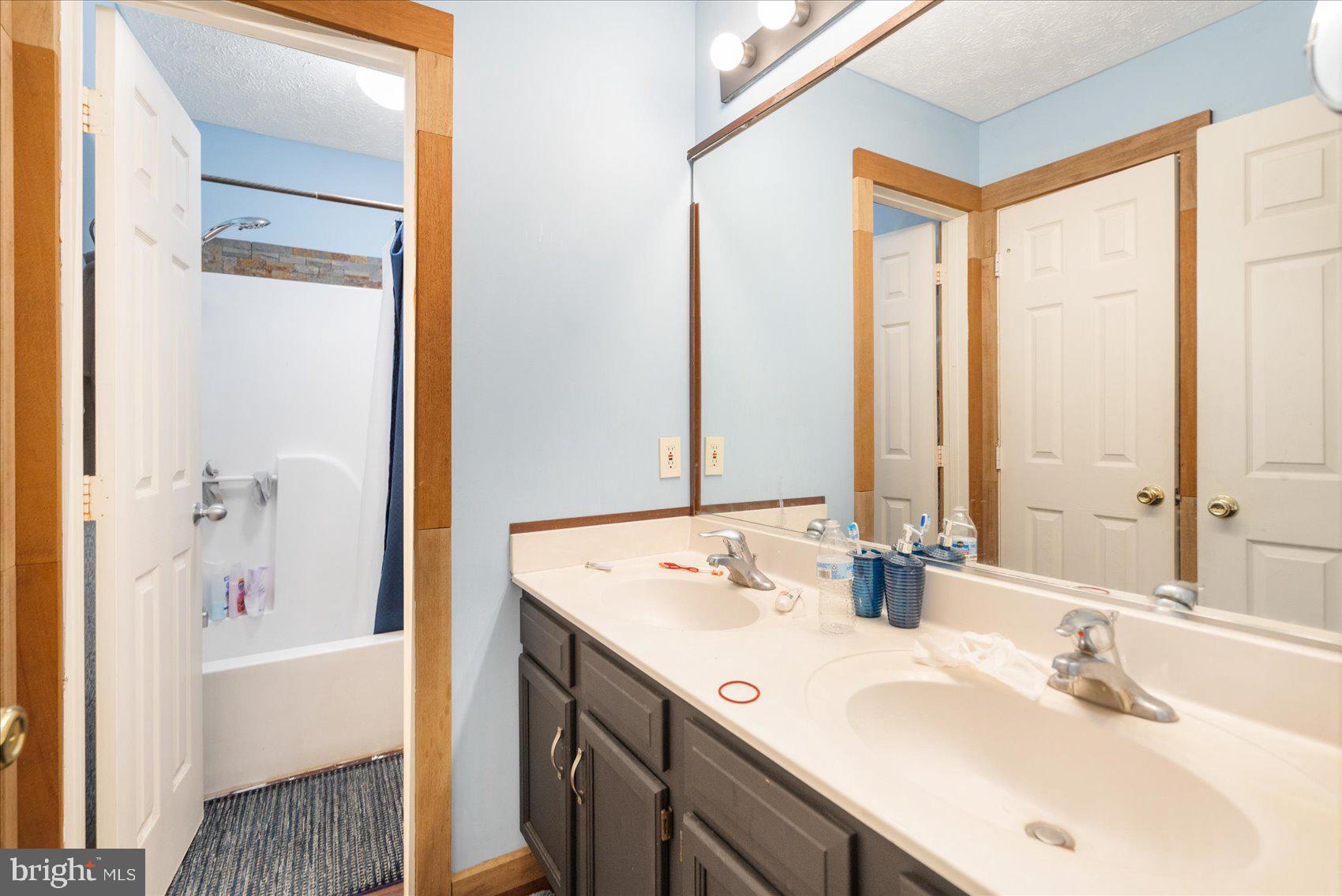 OXFORD LANDING - Residential