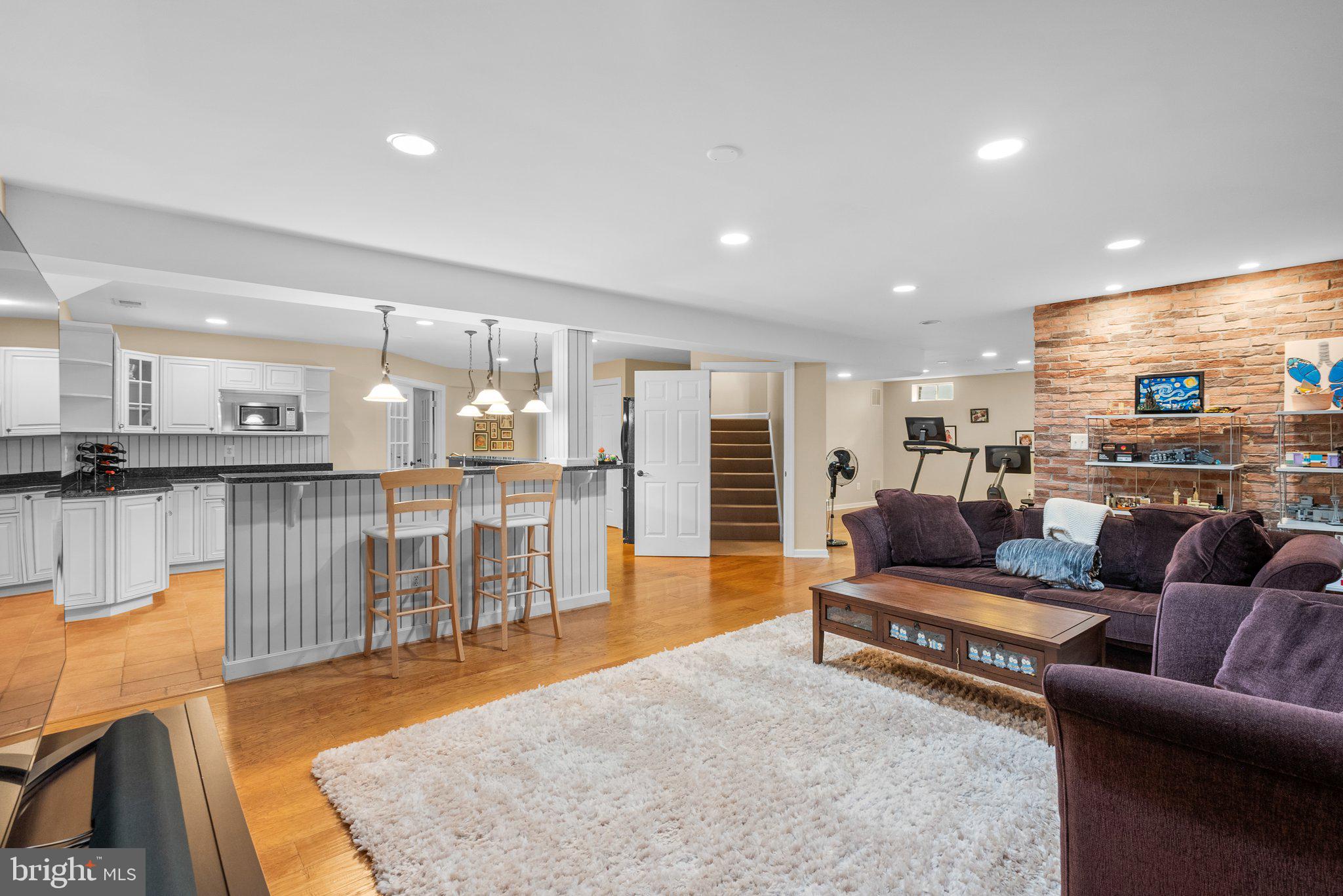 LAKELANDS - Residential