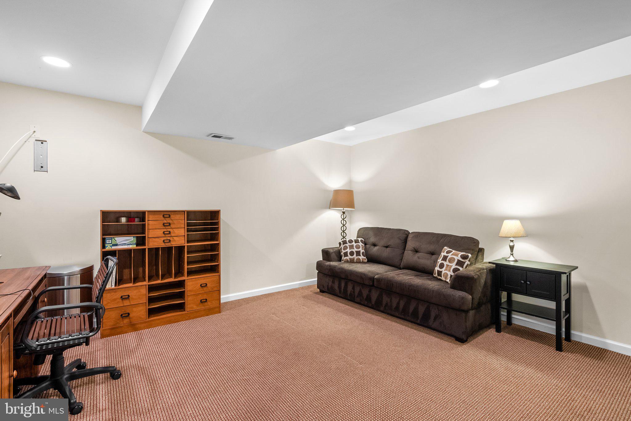 LAKELANDS - Residential