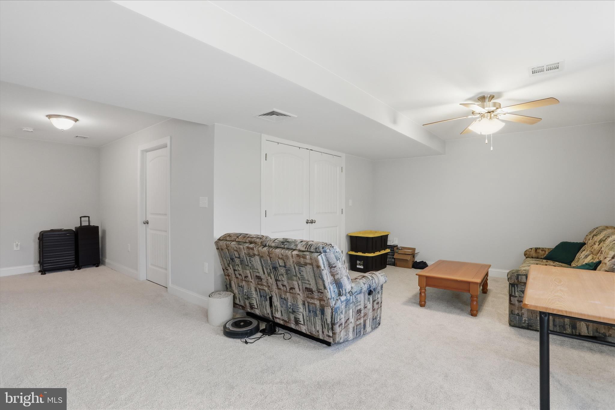 ROLLING HILLS - Residential