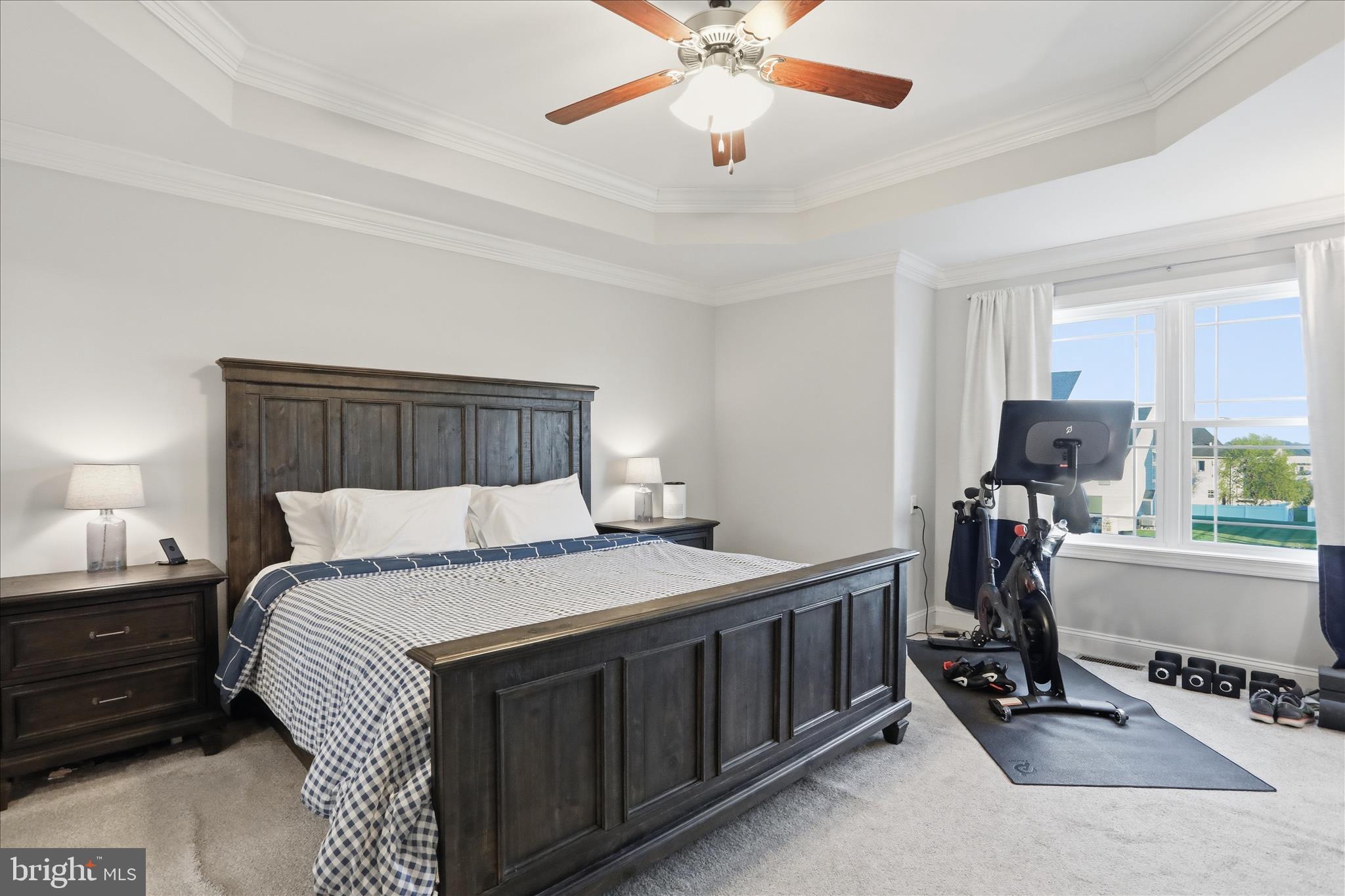 ROLLING HILLS - Residential