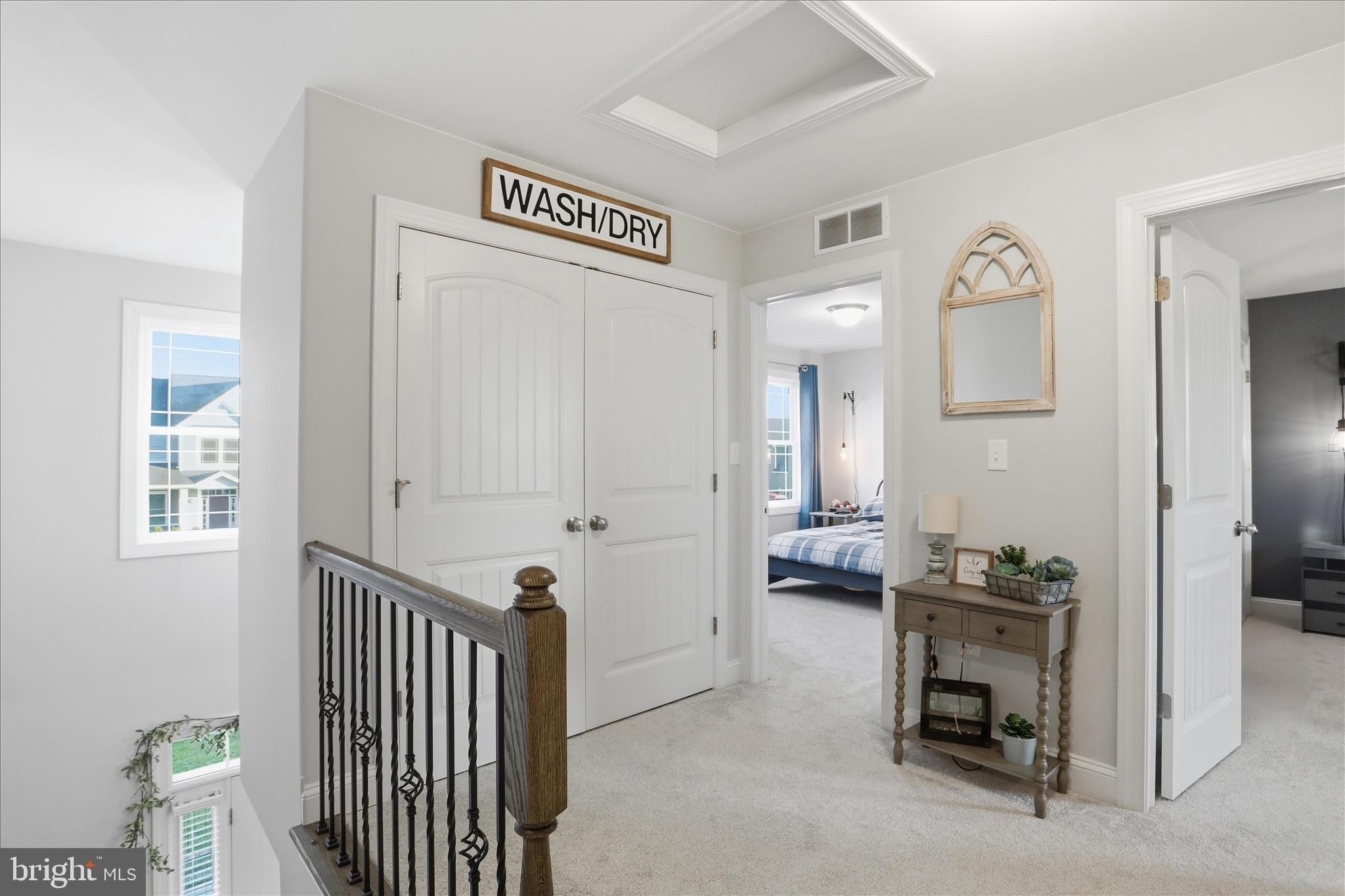 ROLLING HILLS - Residential