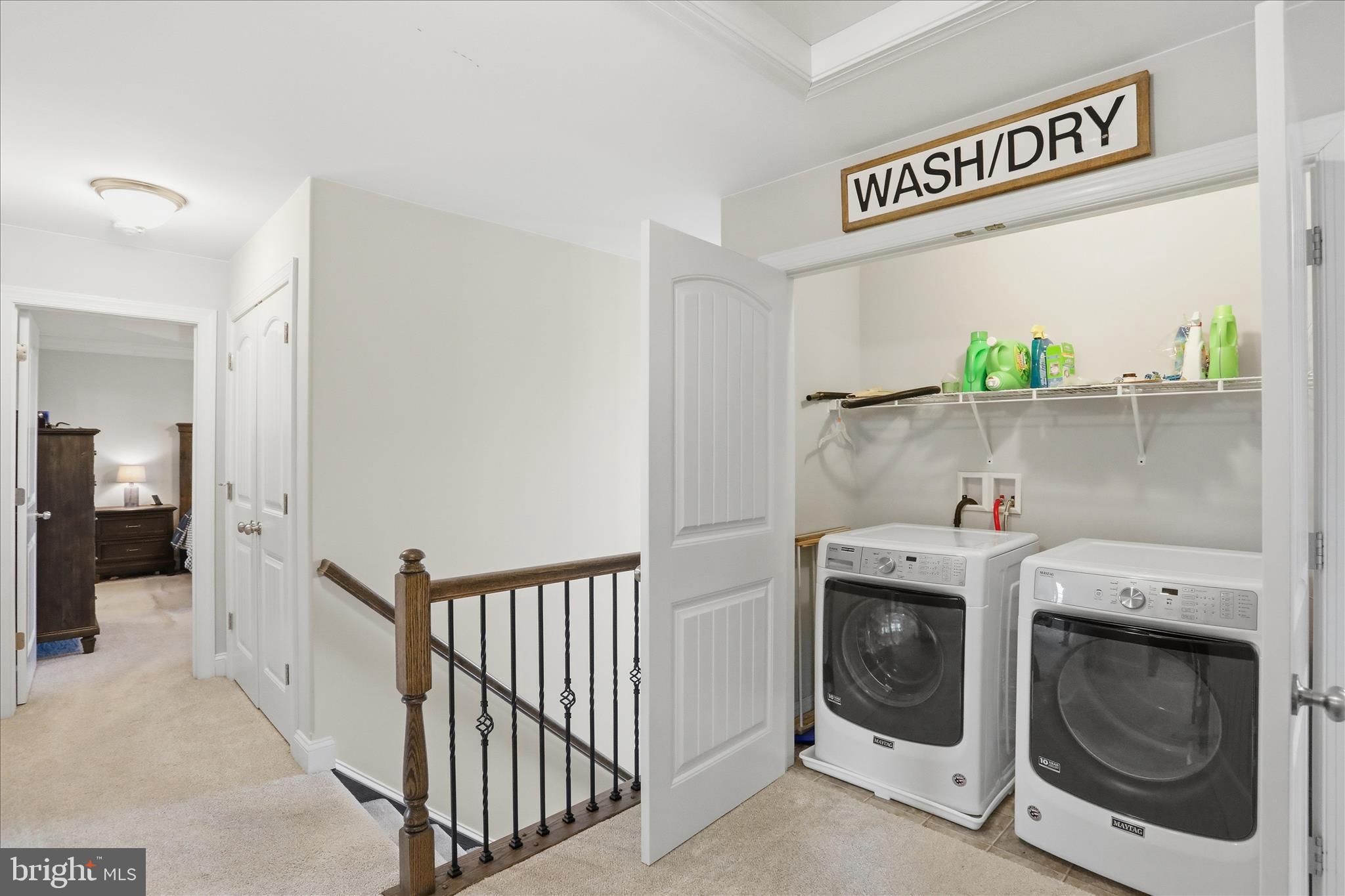 ROLLING HILLS - Residential