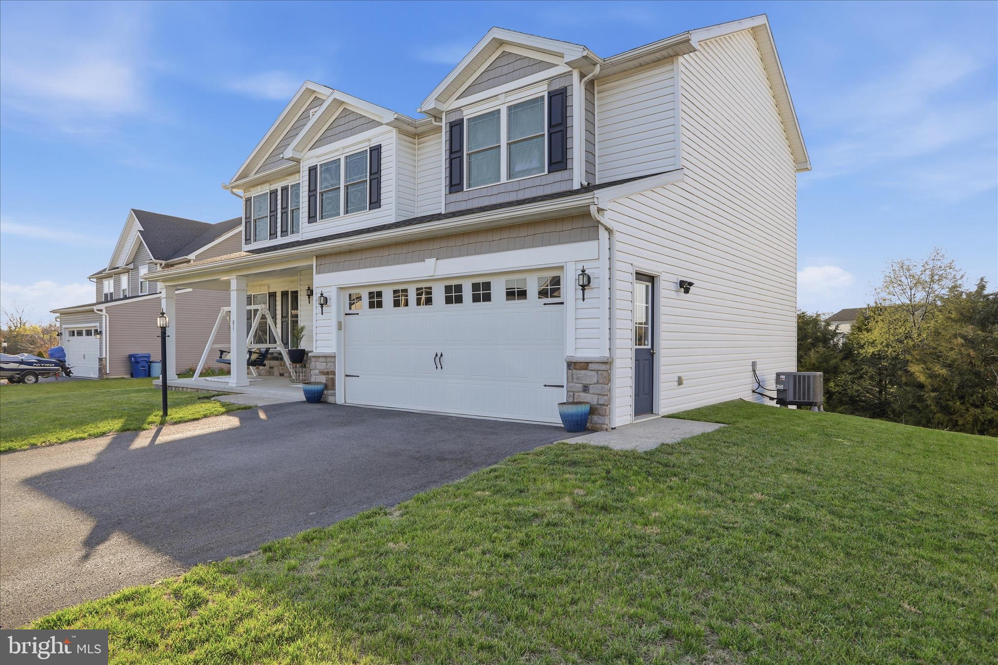 ROLLING HILLS - Residential