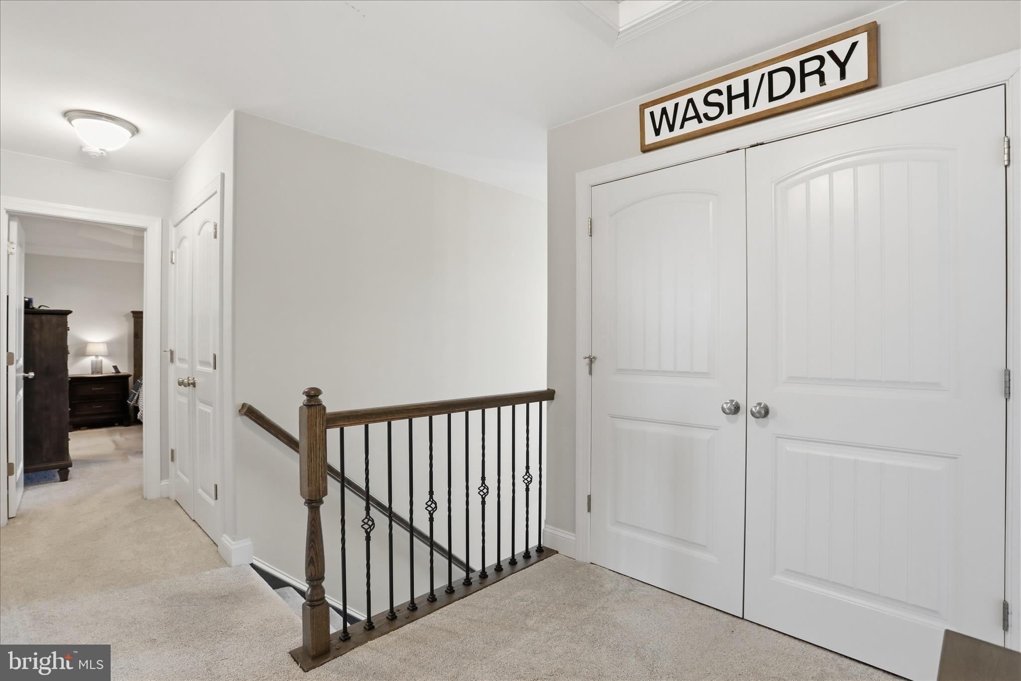 ROLLING HILLS - Residential