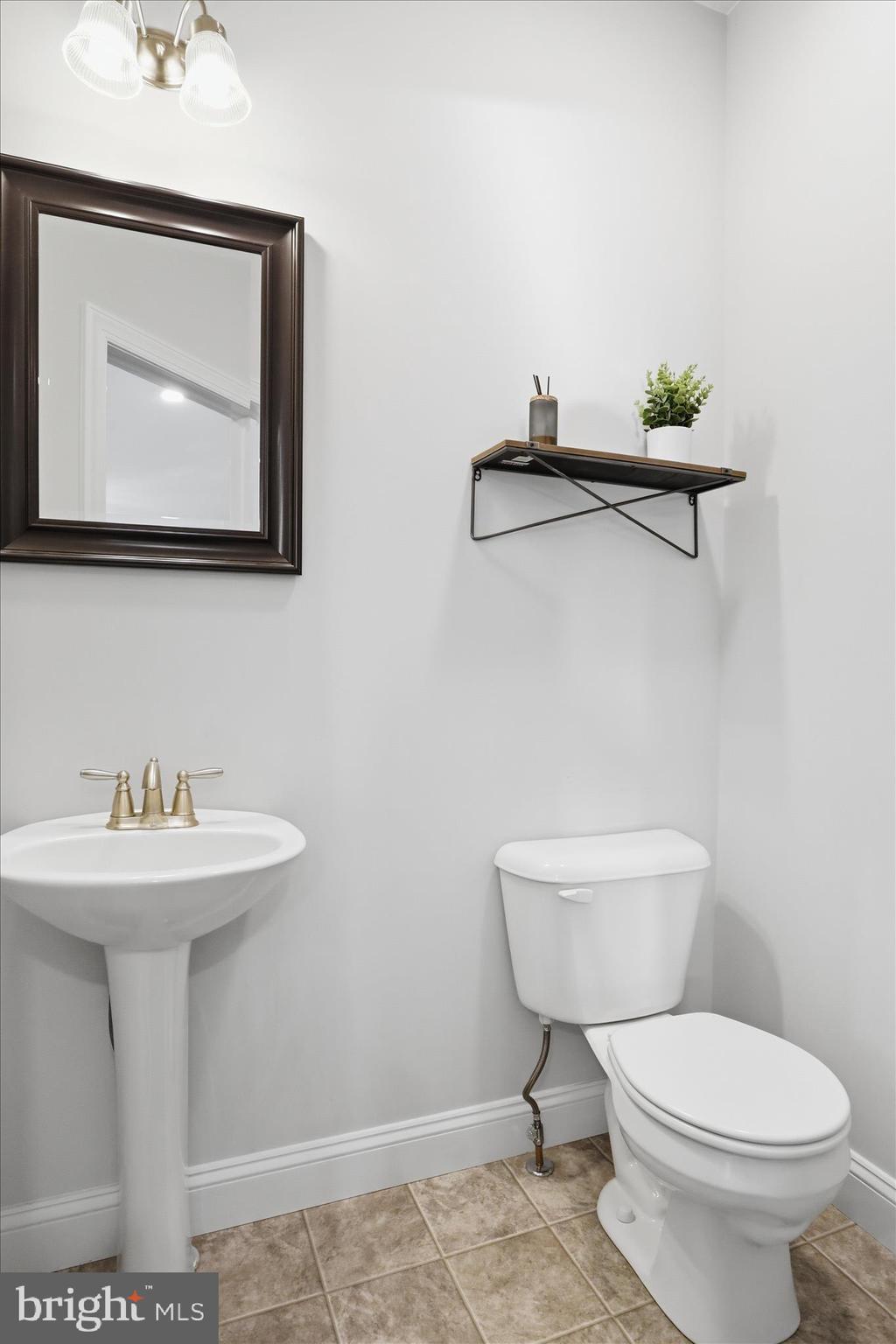 ROLLING HILLS - Residential