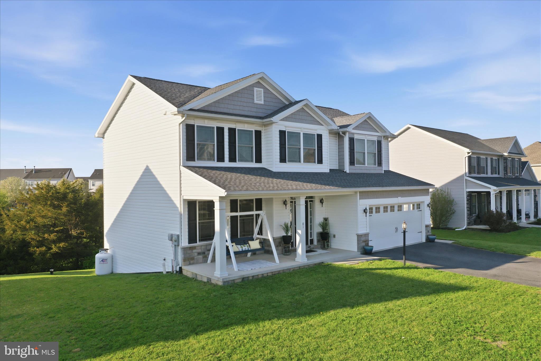 ROLLING HILLS - Residential