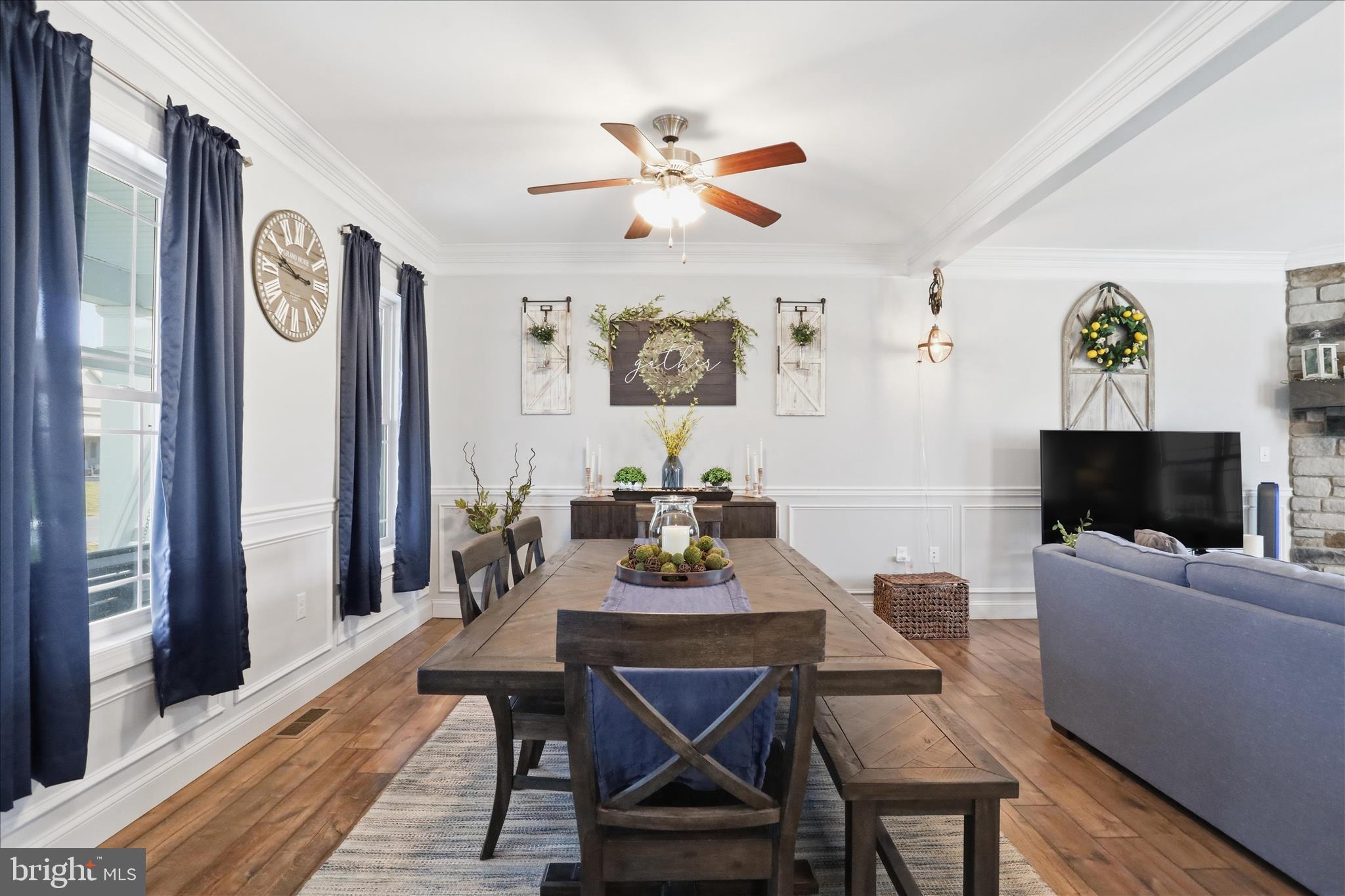 ROLLING HILLS - Residential