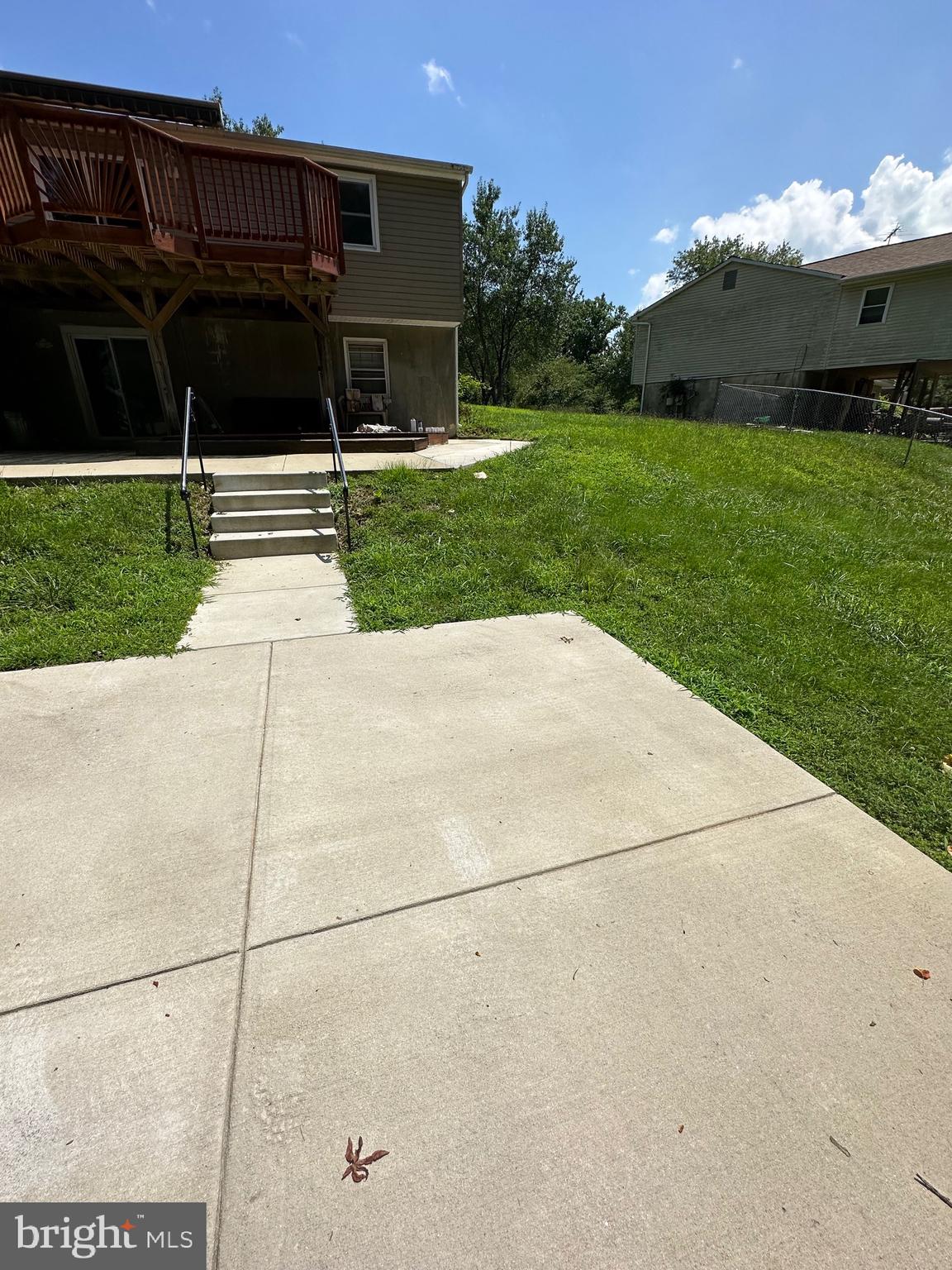 DANIA HILLS - Residential