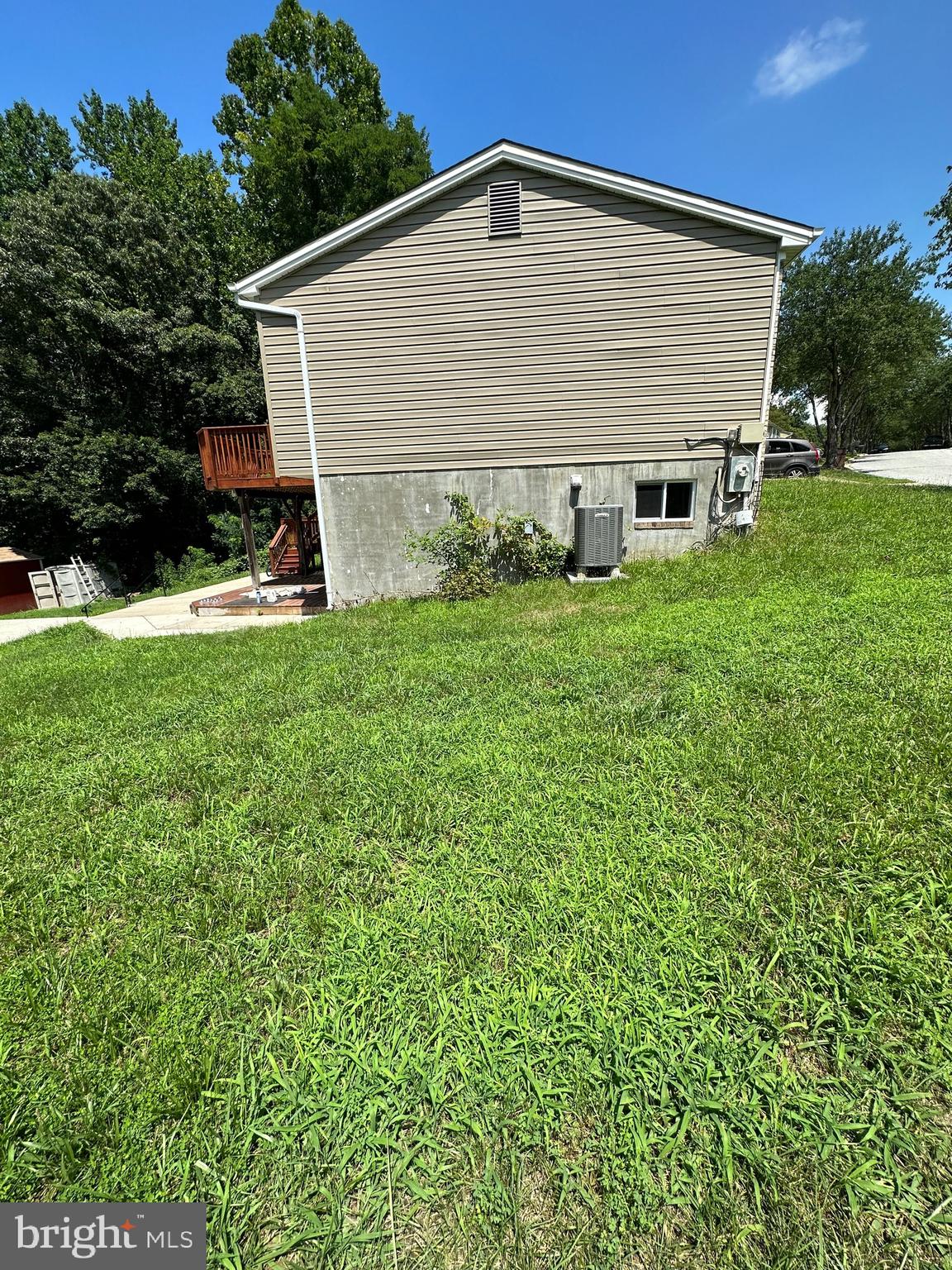 DANIA HILLS - Residential