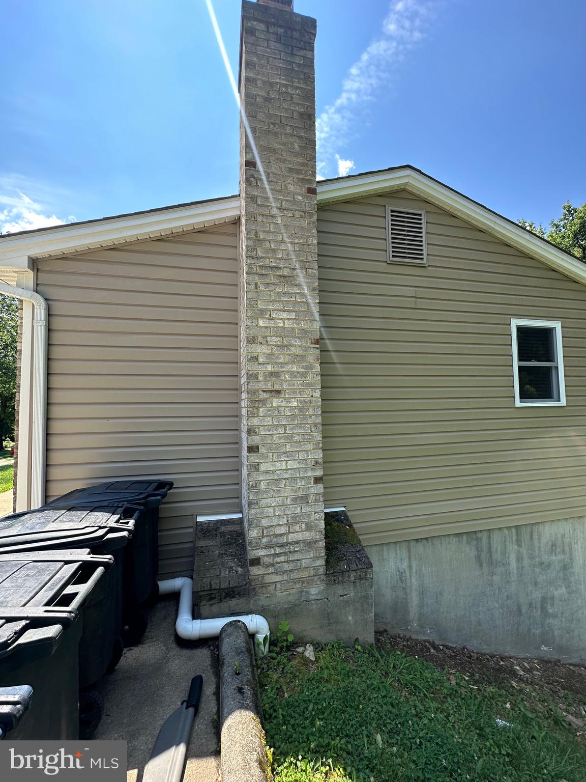 DANIA HILLS - Residential