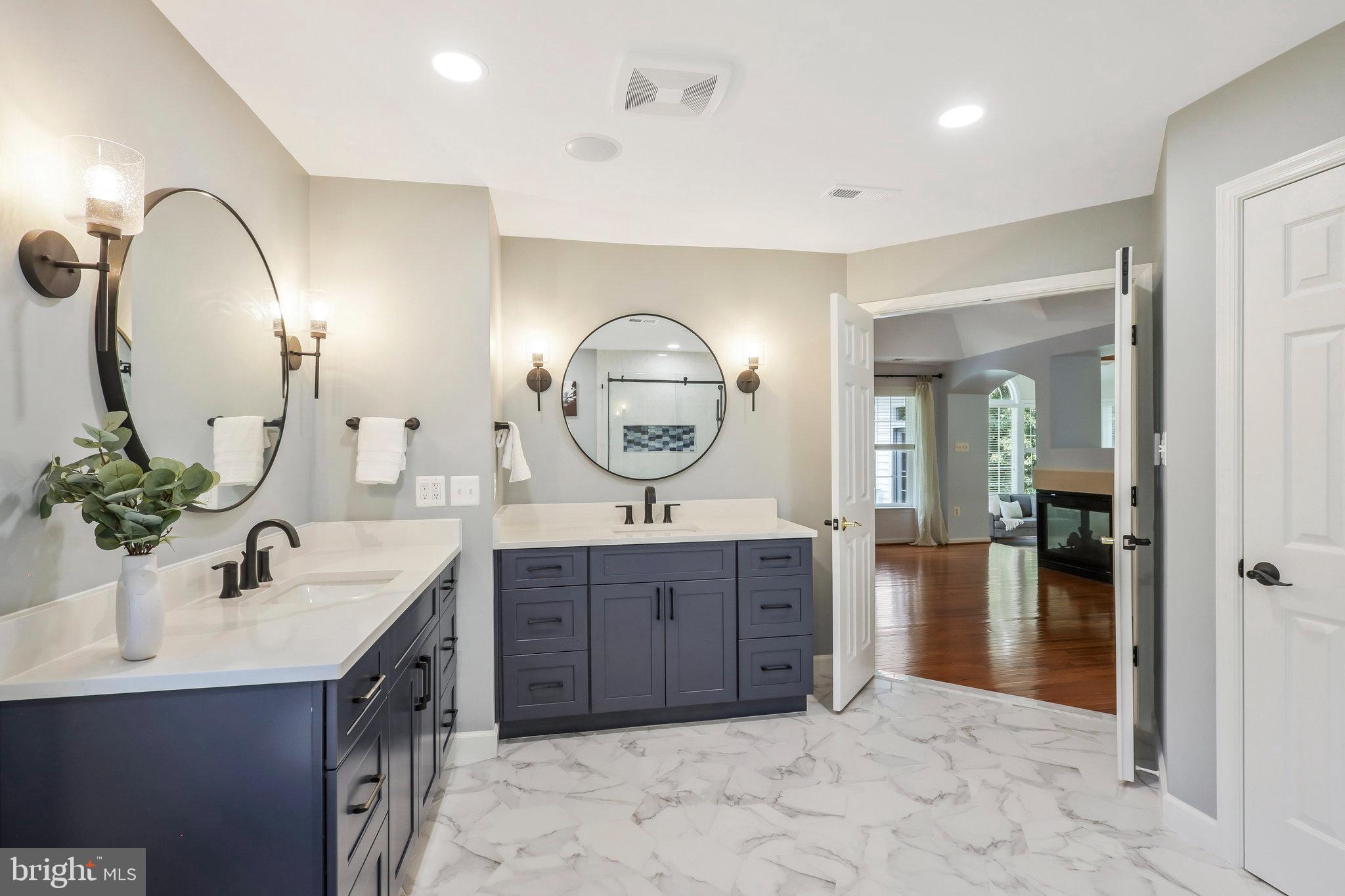 RESERVE AT MARTINS POINT - Residential