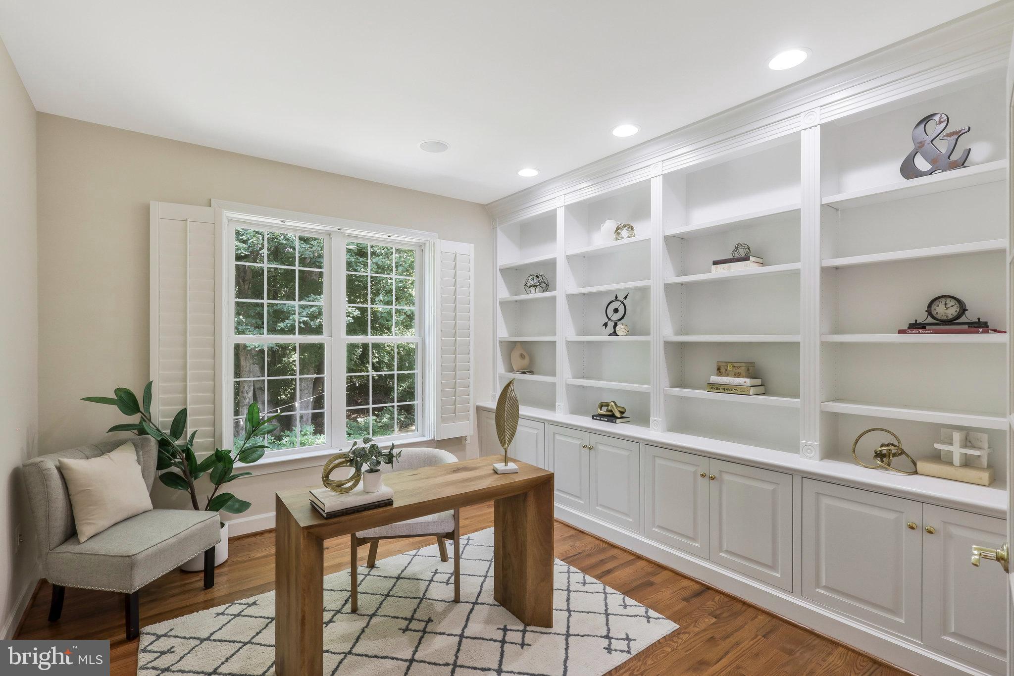 RESERVE AT MARTINS POINT - Residential