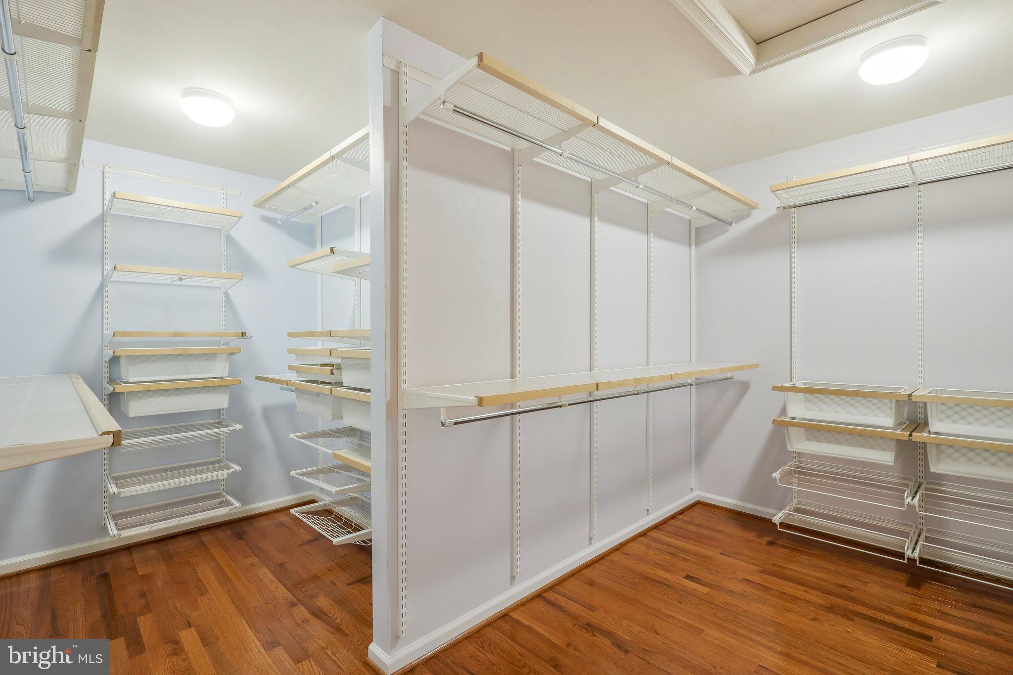 RESERVE AT MARTINS POINT - Residential