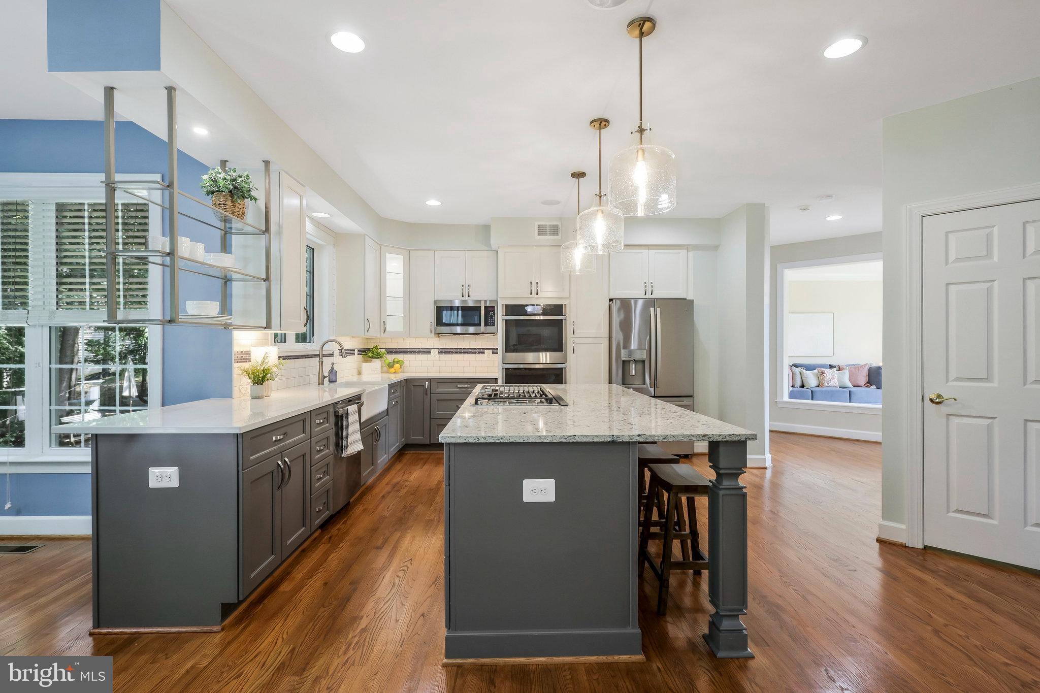 RESERVE AT MARTINS POINT - Residential