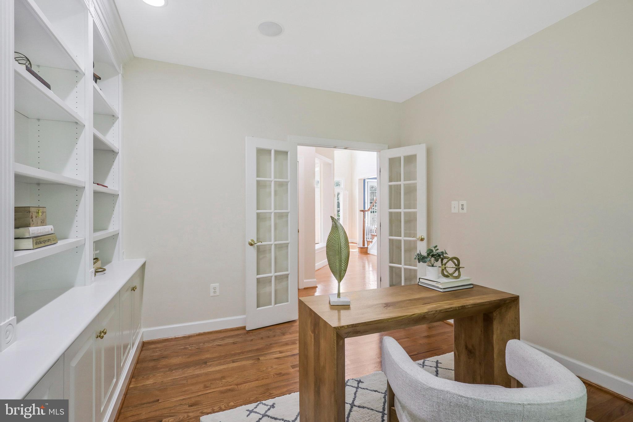 RESERVE AT MARTINS POINT - Residential