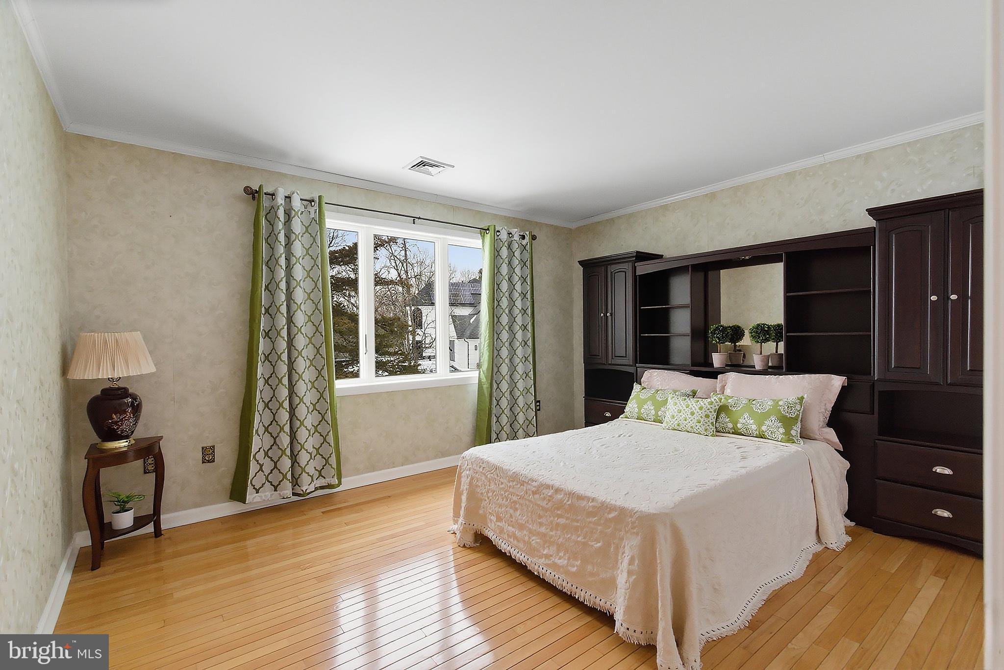 HUNTINGTON RIDGE - Residential