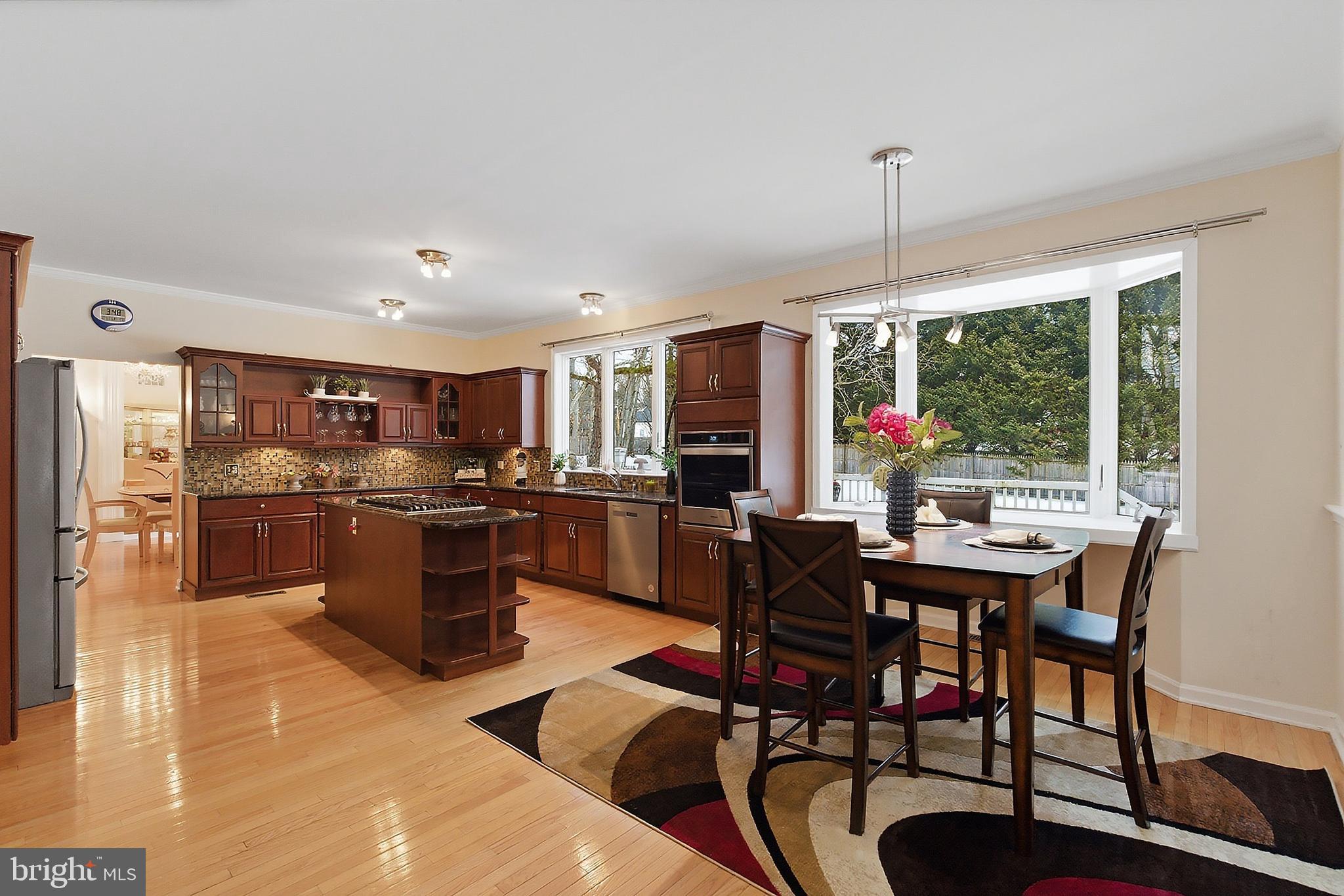 HUNTINGTON RIDGE - Residential