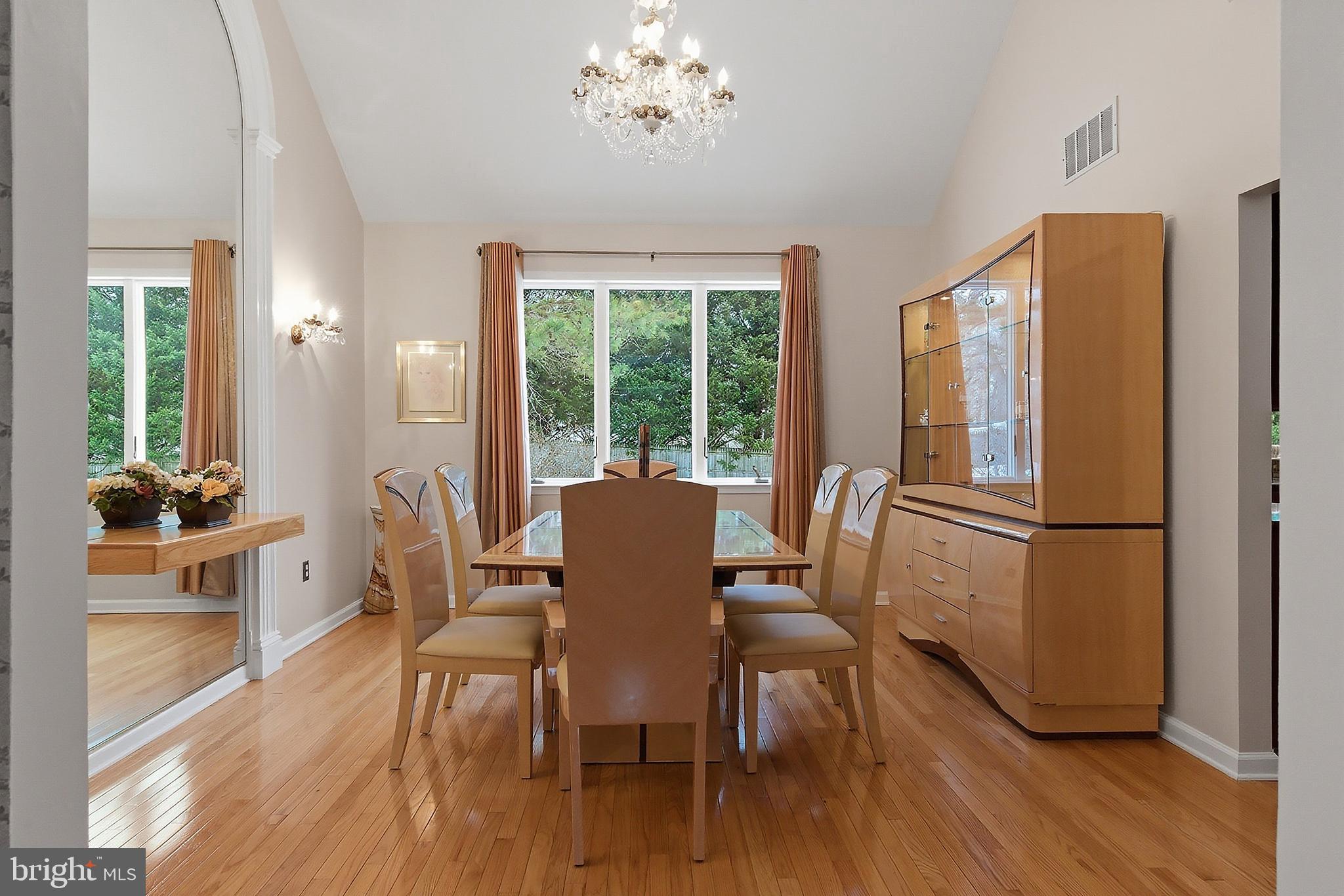 HUNTINGTON RIDGE - Residential