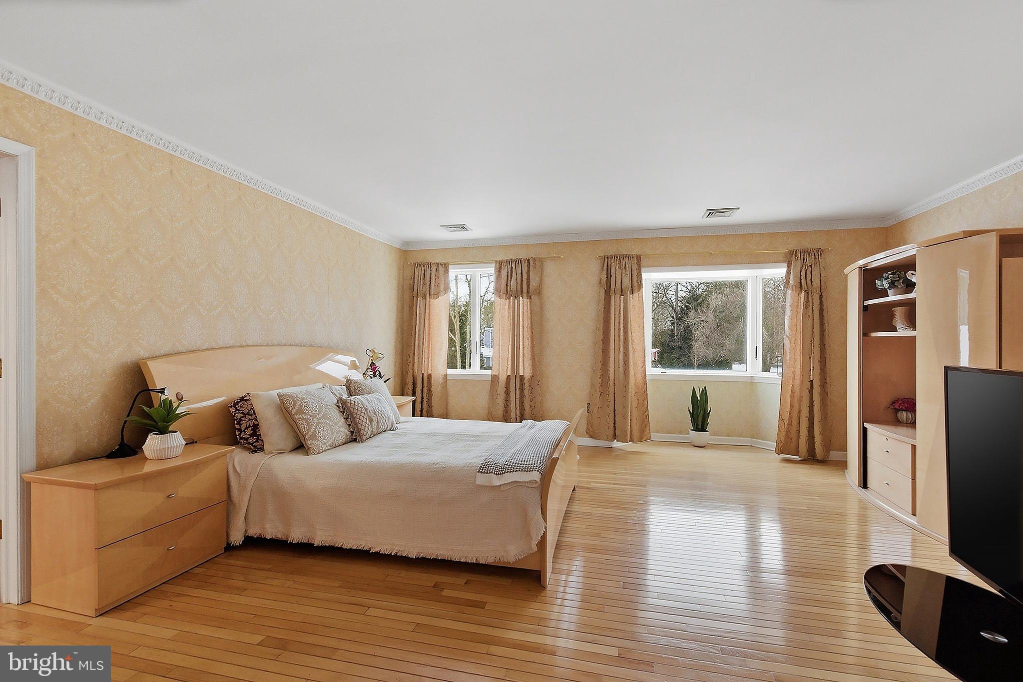 HUNTINGTON RIDGE - Residential