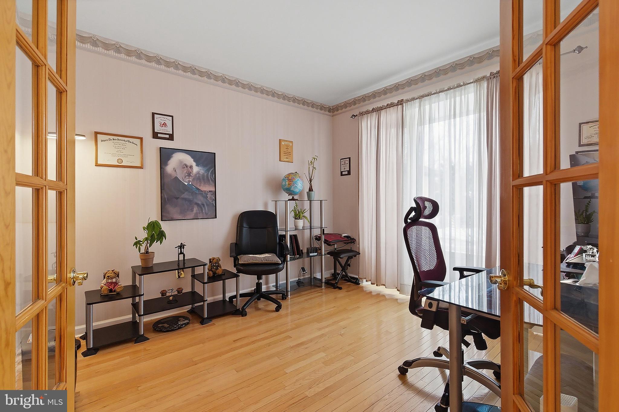 HUNTINGTON RIDGE - Residential