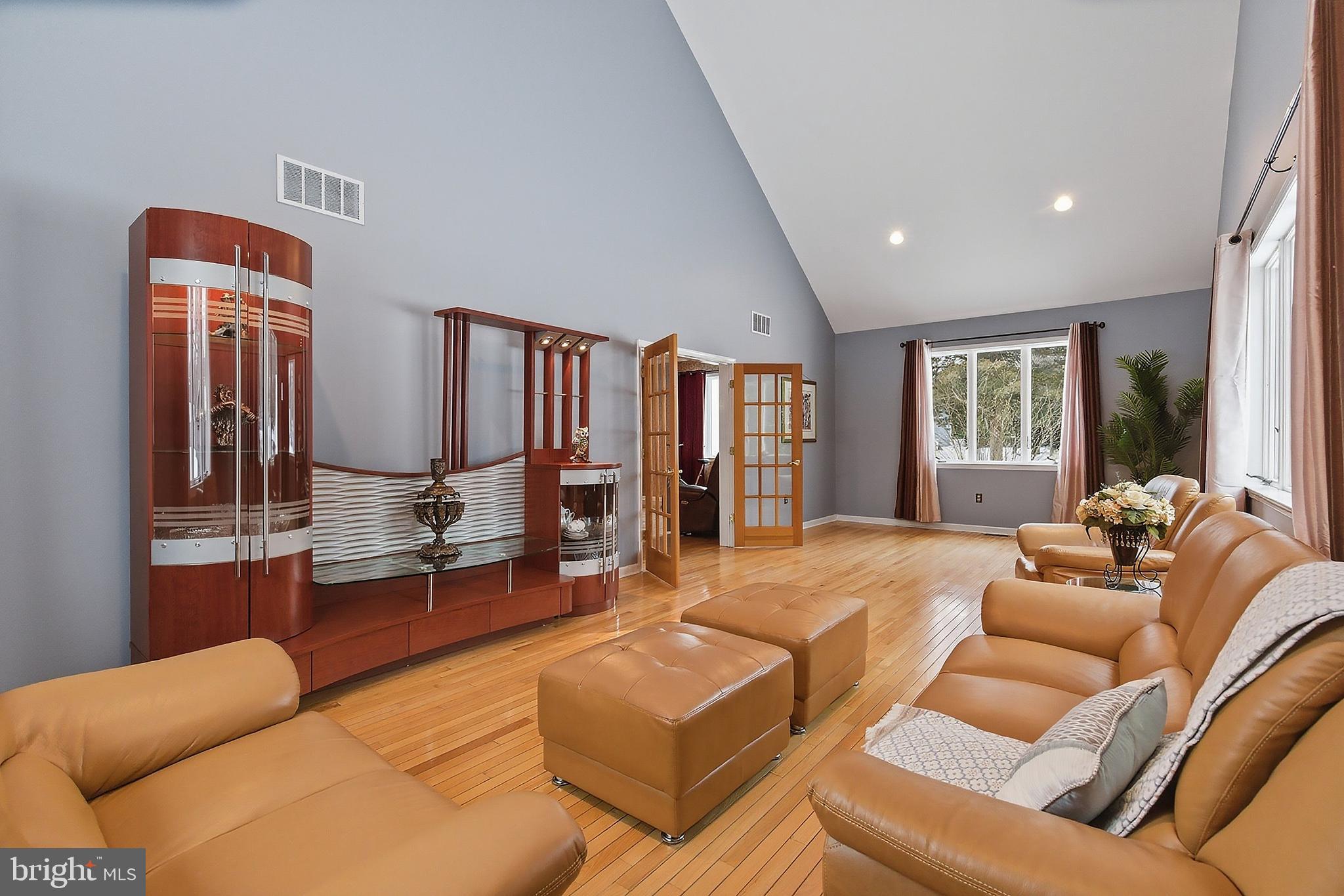 HUNTINGTON RIDGE - Residential