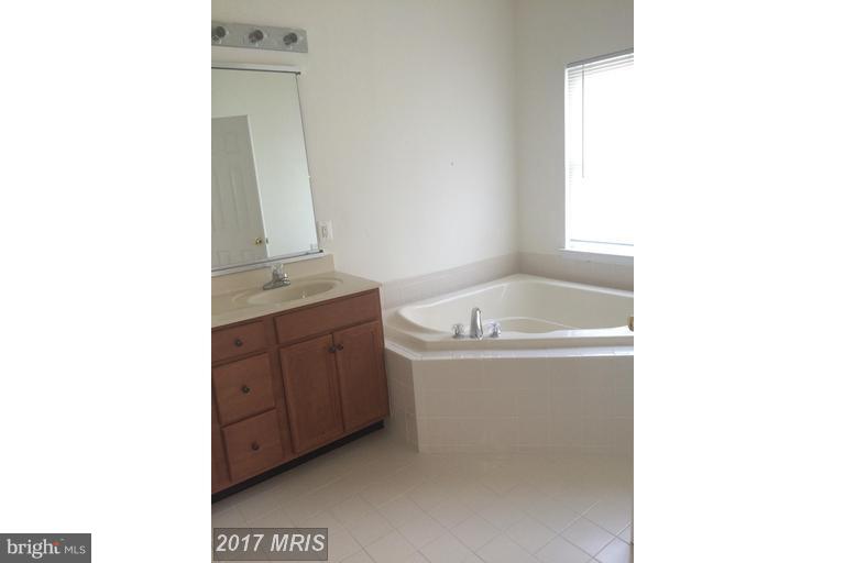 SOUTH RIDING - Residential Lease