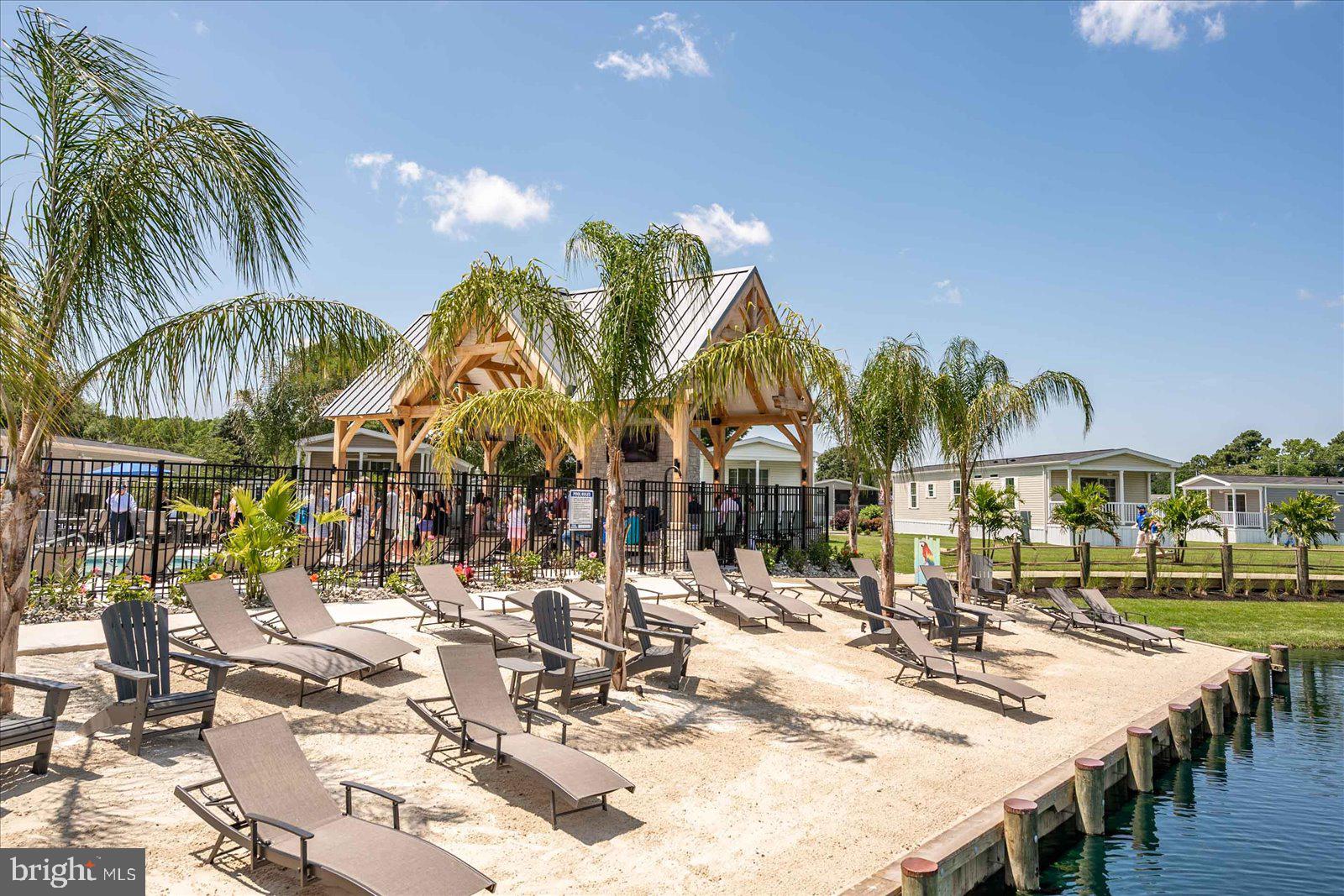 SALT LIFE PARK LLC - Residential