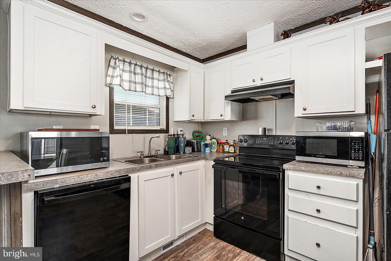 SALT LIFE PARK LLC - Residential