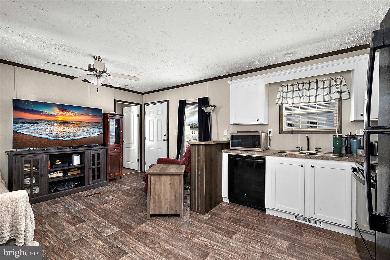 SALT LIFE PARK LLC - Residential