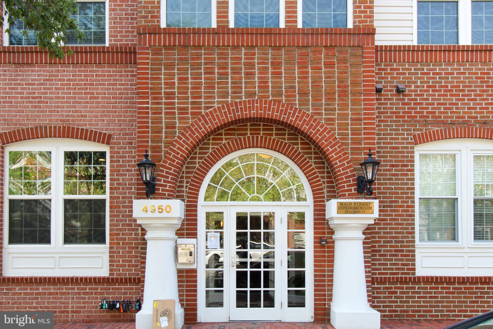 MAIN STREET - Residential Lease