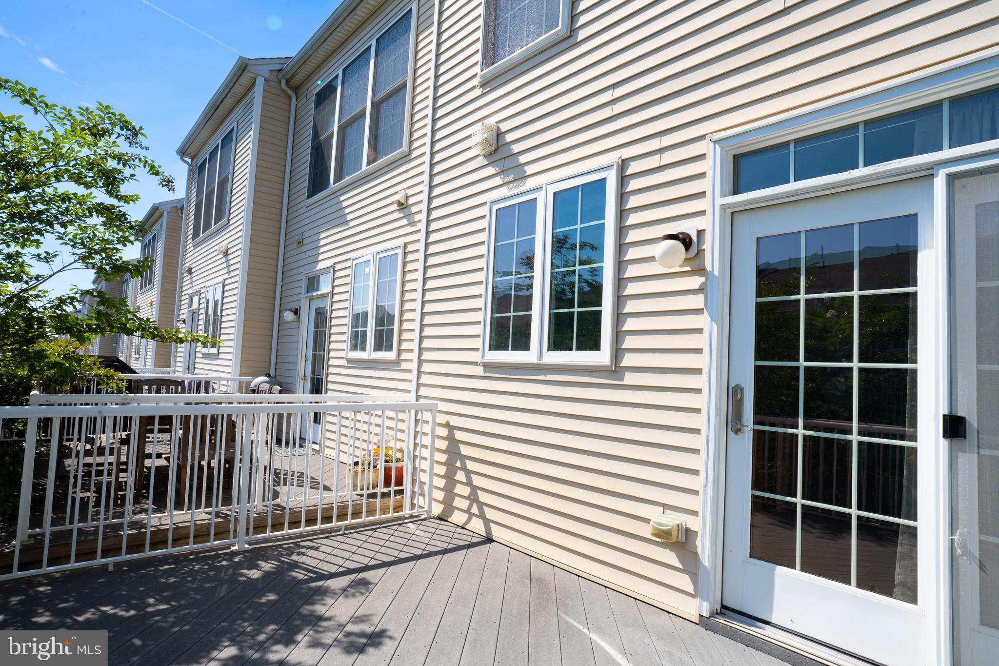 SOUTH RIDING - Residential Lease