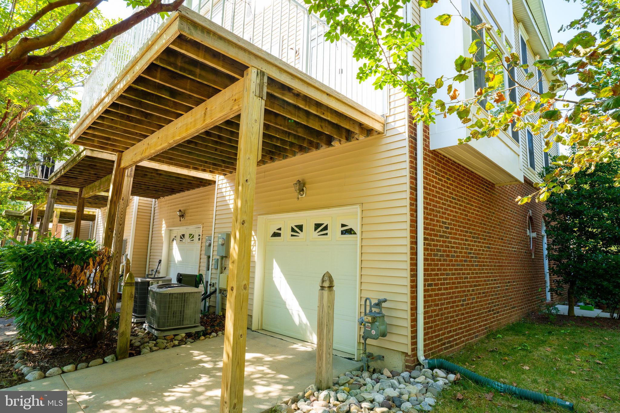 SOUTH RIDING - Residential Lease