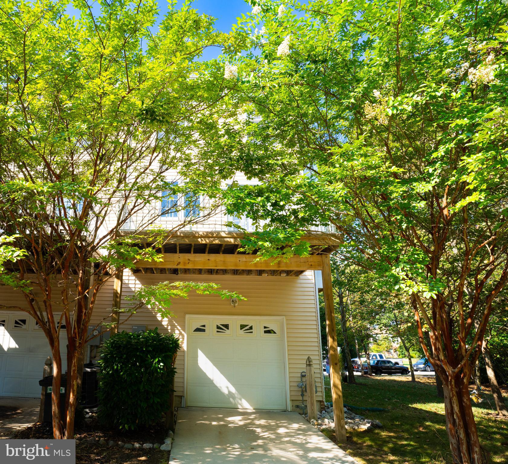 SOUTH RIDING - Residential Lease