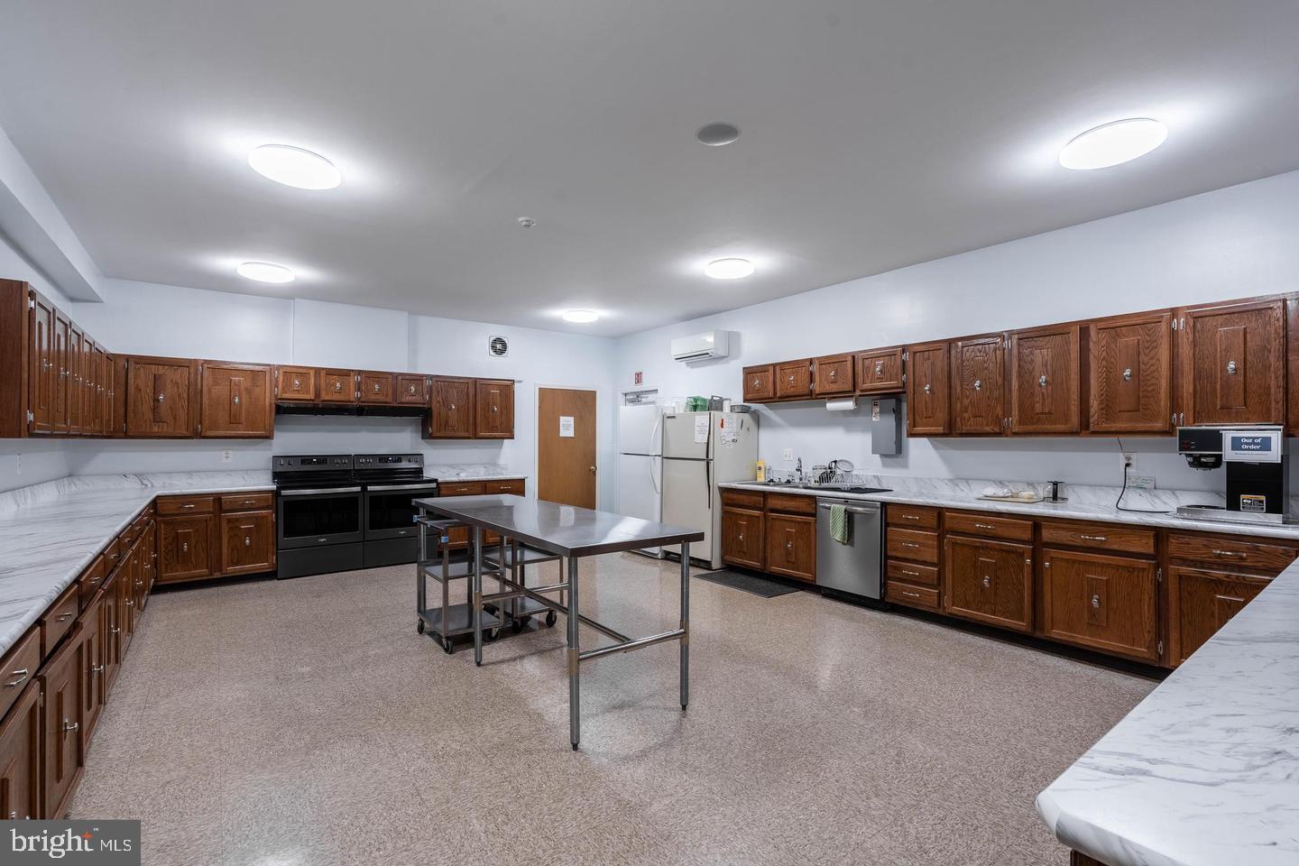 CRESTWOOD VILLAGE - Residential