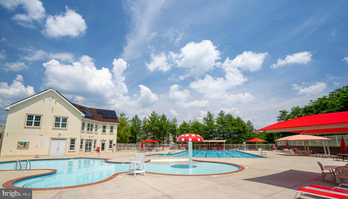 TAYLOR VILLAGE - Residential