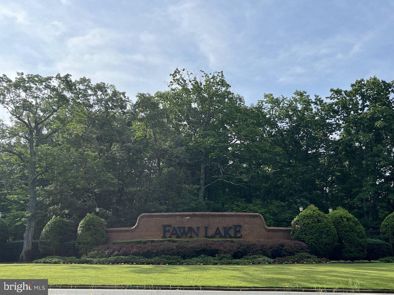 FAWN LAKE - Land